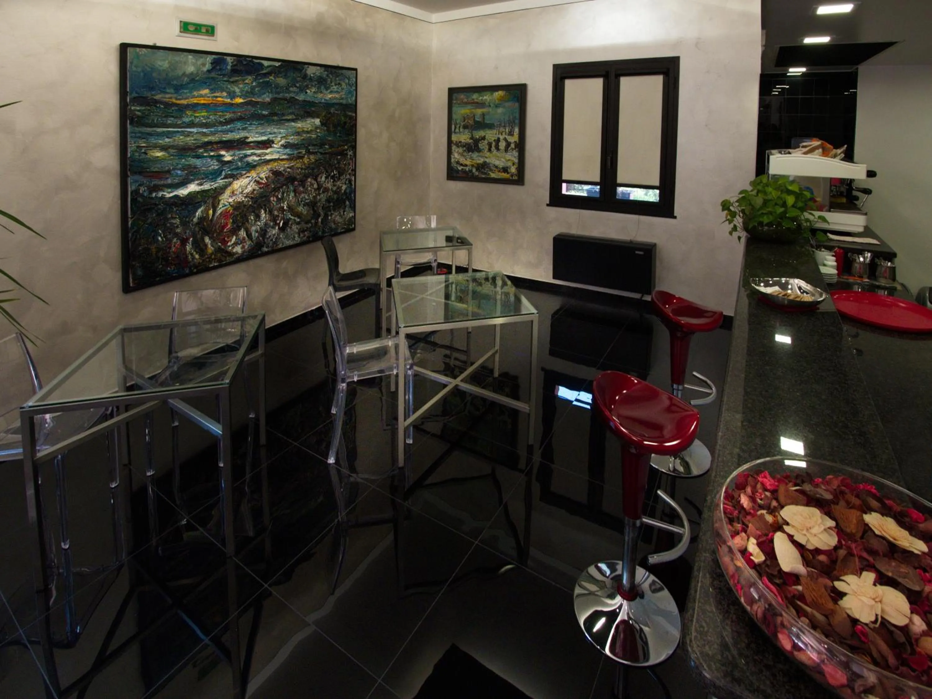 Lounge or bar in Hotel Versailles