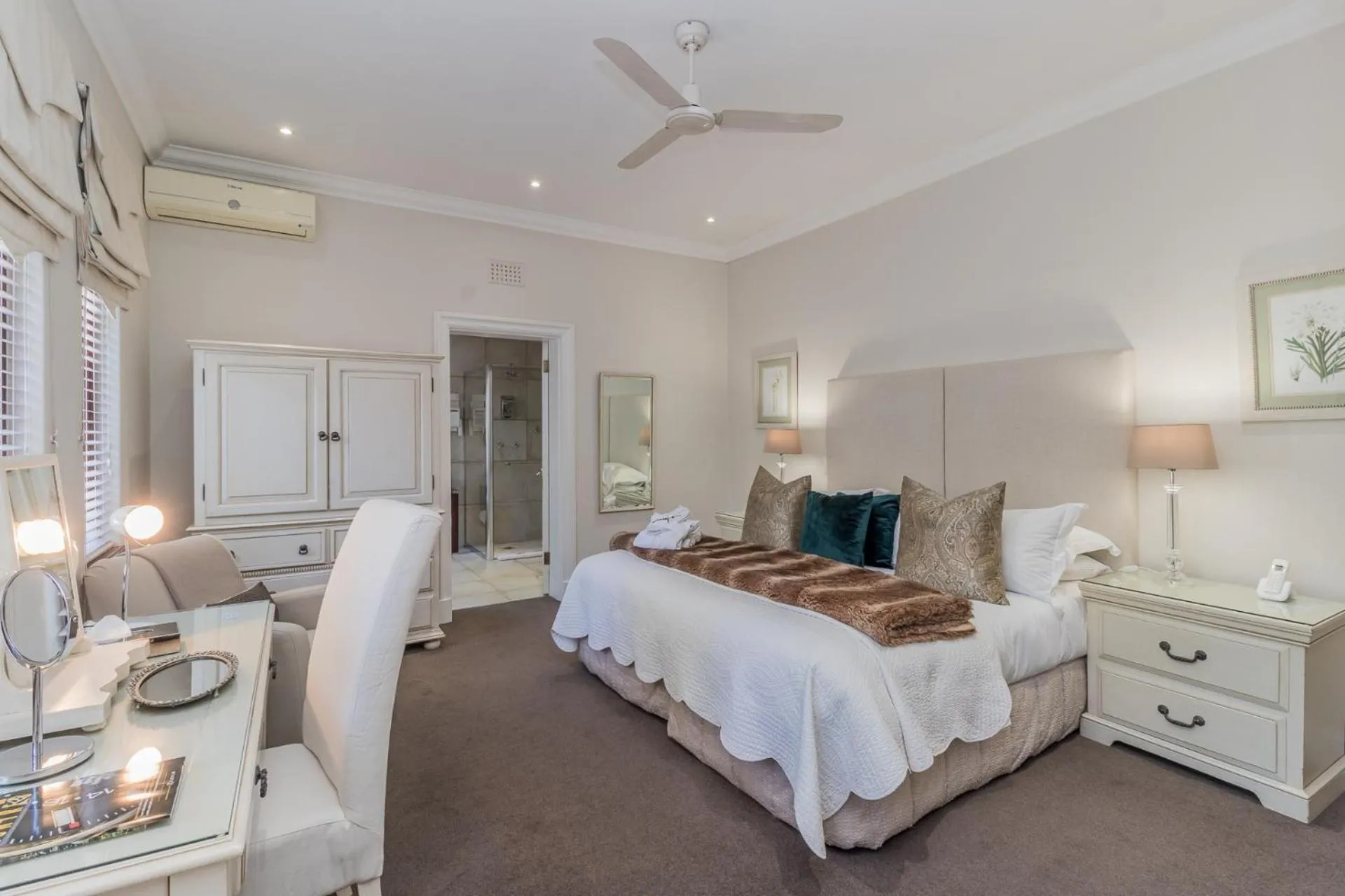 Bed in Fernwood Manor Boutique Guest House