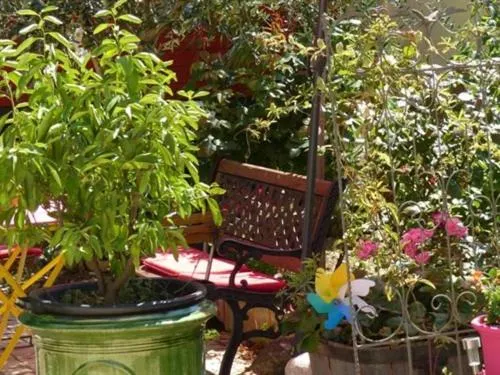 Property building in Maison d'Hôtes et Roulotte" Le 6 Bis"