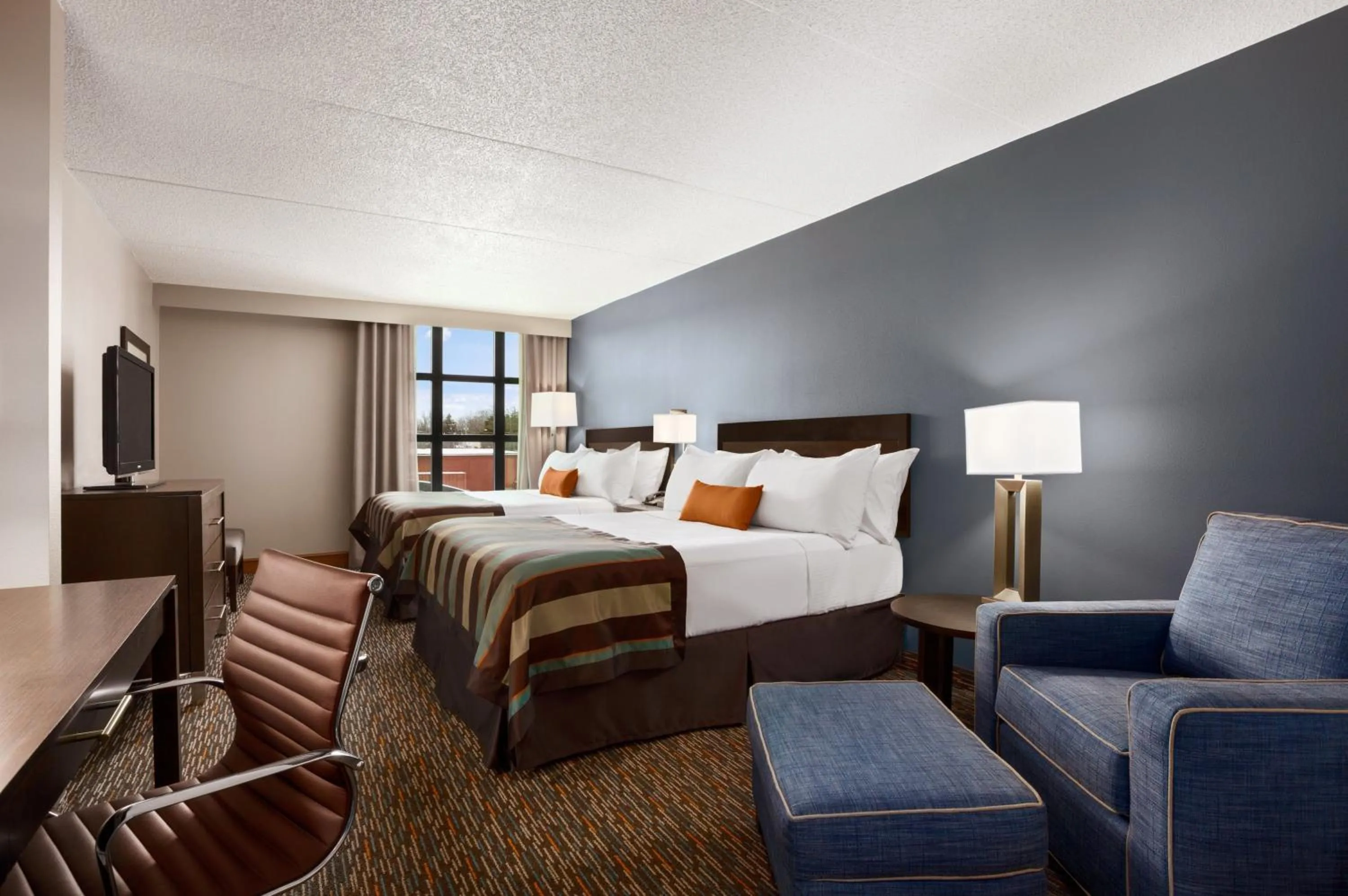 Photo of the whole room, Bed in Wingate by Wyndham Sylvania-Toledo