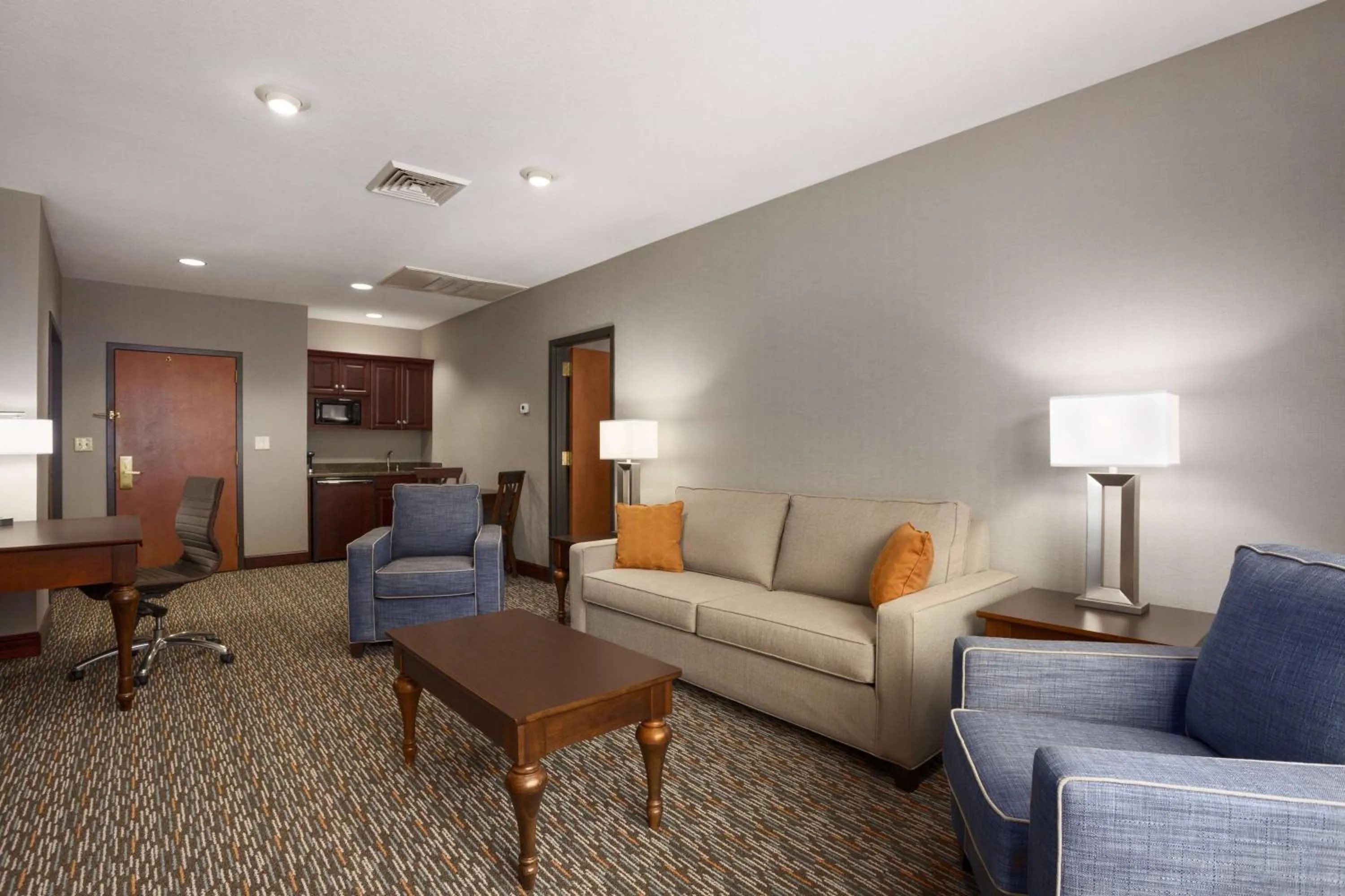 Photo of the whole room in Wingate by Wyndham Sylvania-Toledo