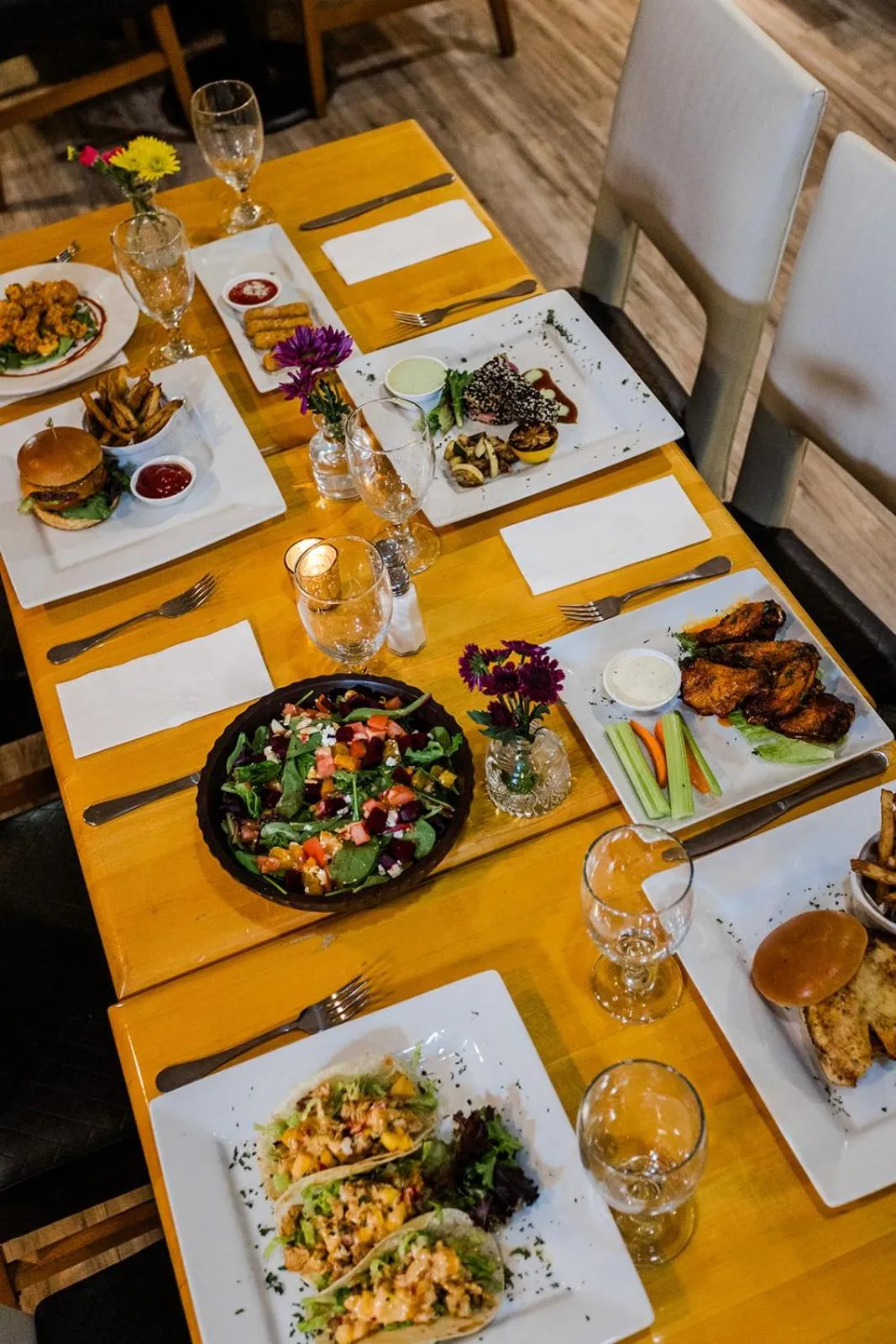 Restaurant/places to eat in Clarion Hotel BWI Airport Arundel Mills