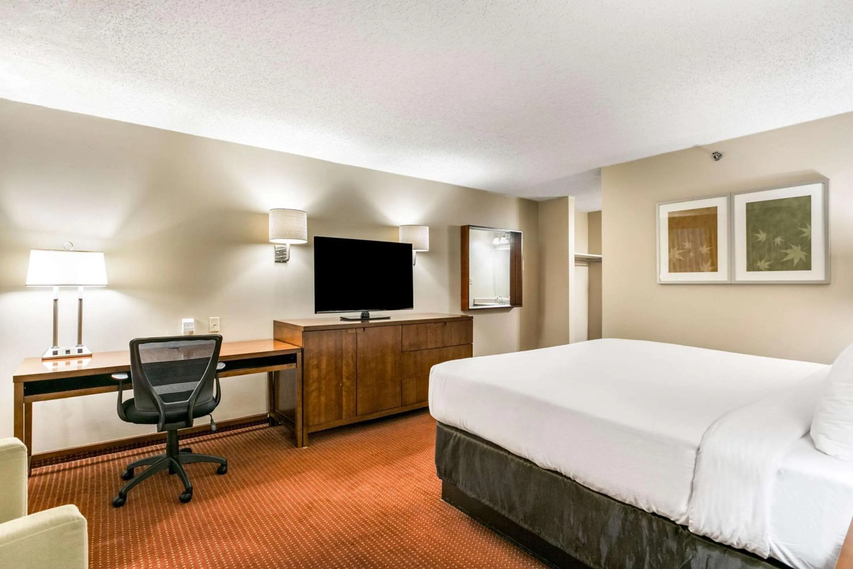 Photo of the whole room in Clarion Hotel BWI Airport Arundel Mills