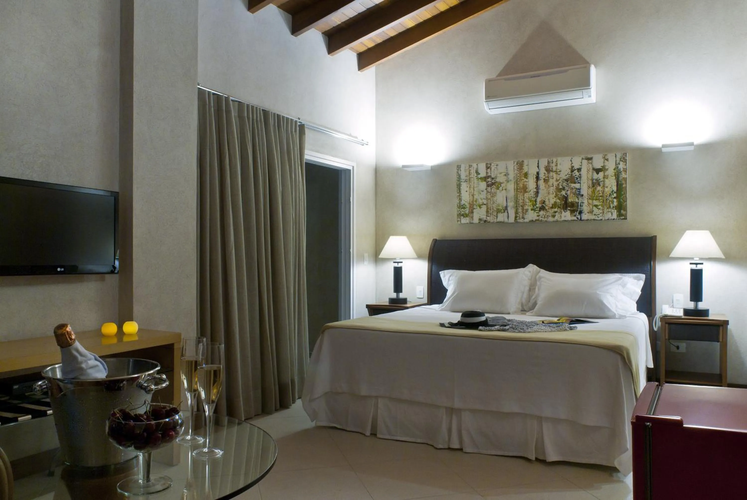 Photo of the whole room, Bed in Abayomi Hotel