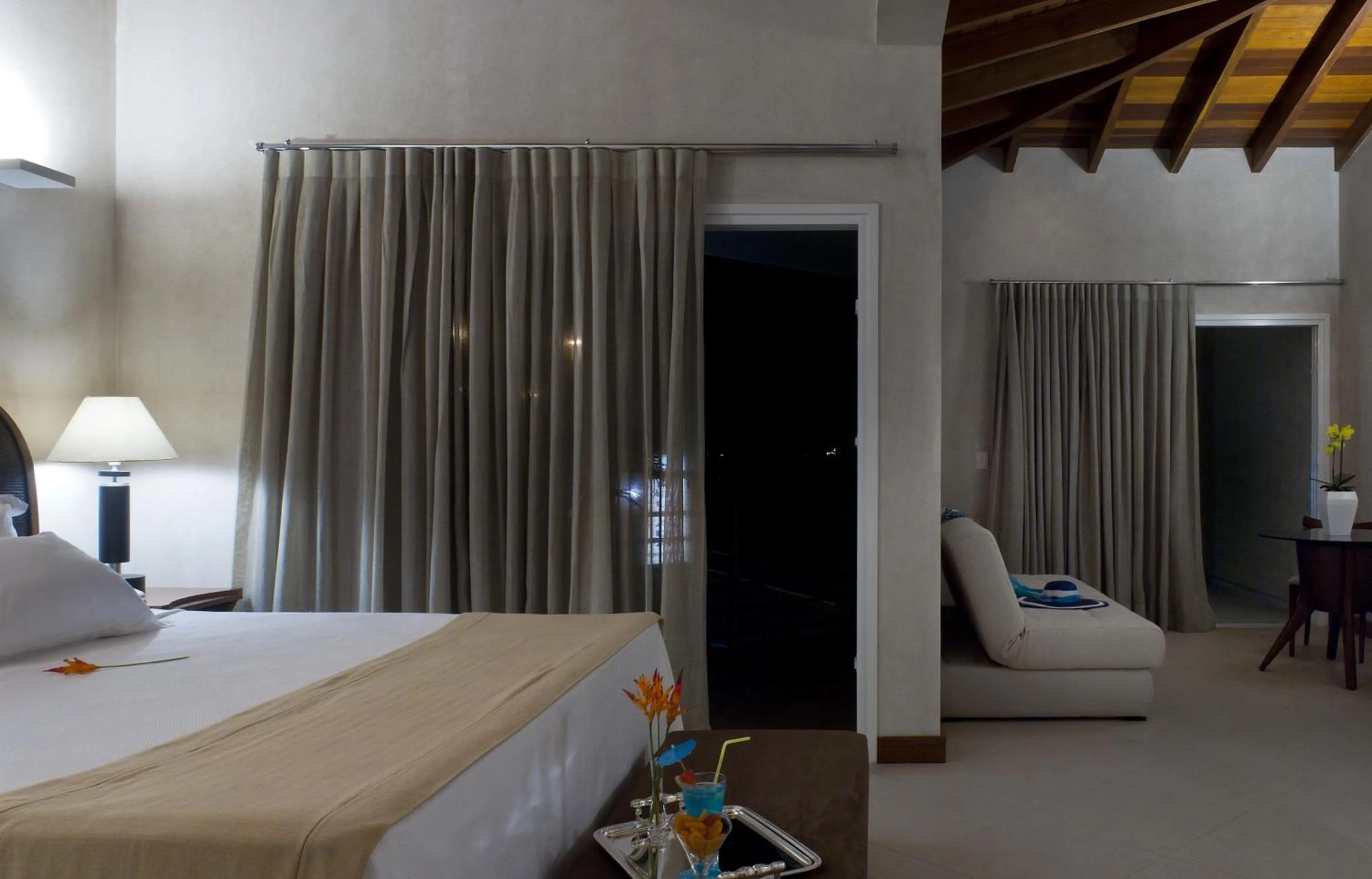 Photo of the whole room, Bed in Abayomi Hotel