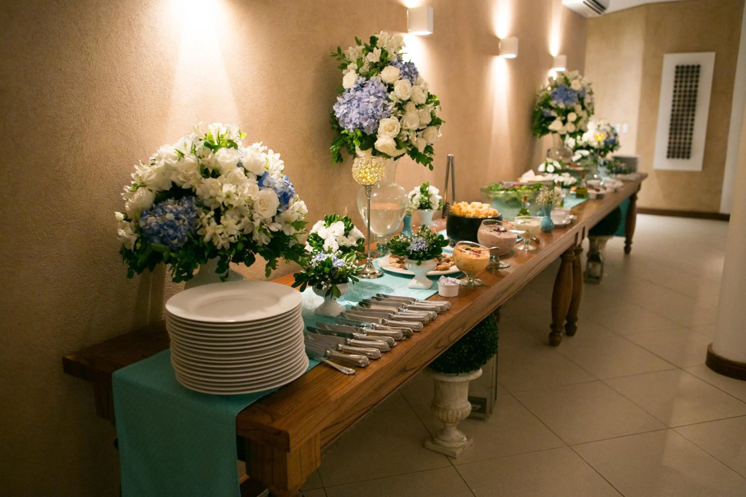 Food in Abayomi Hotel