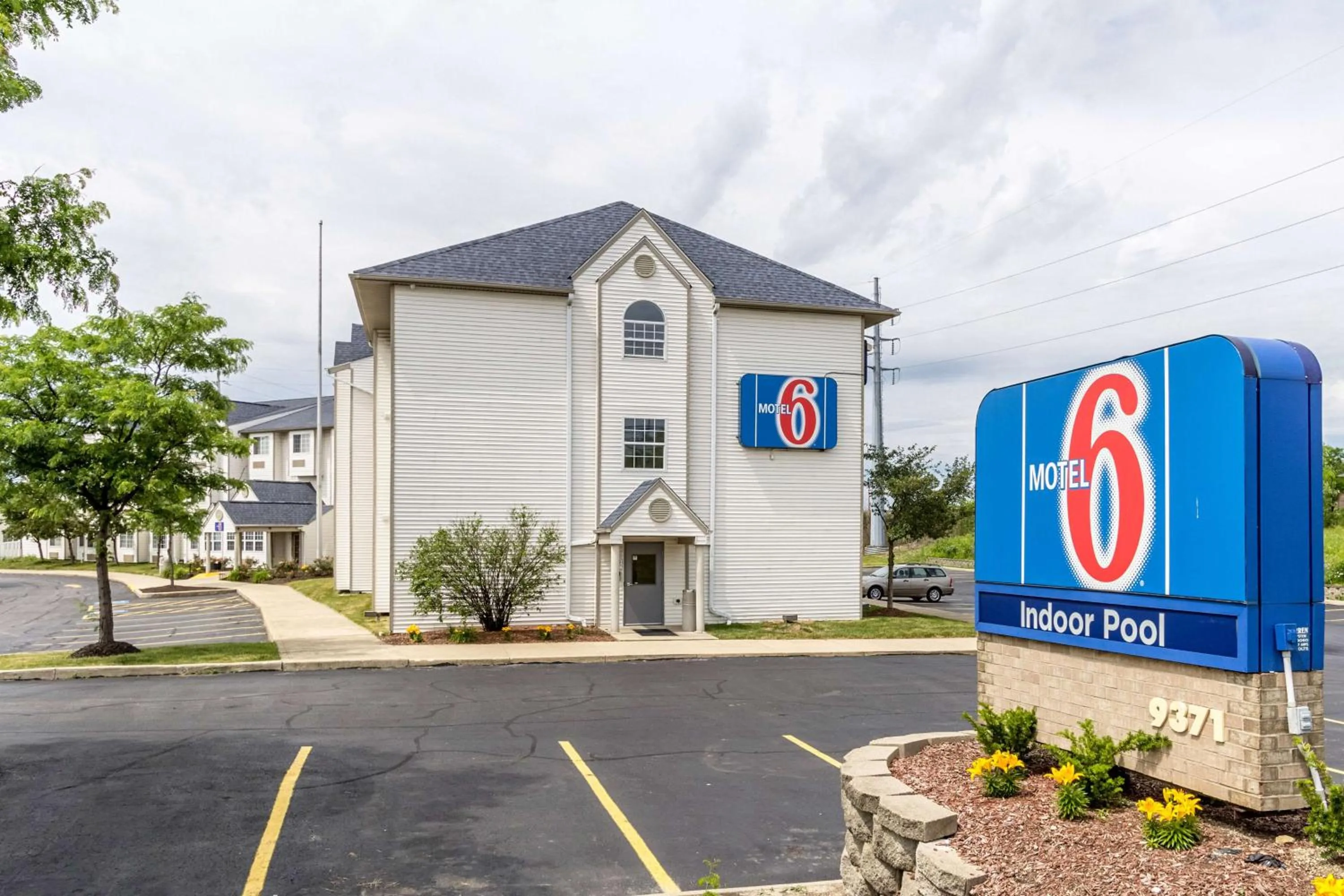 Property building in Motel 6-Streetsboro, OH