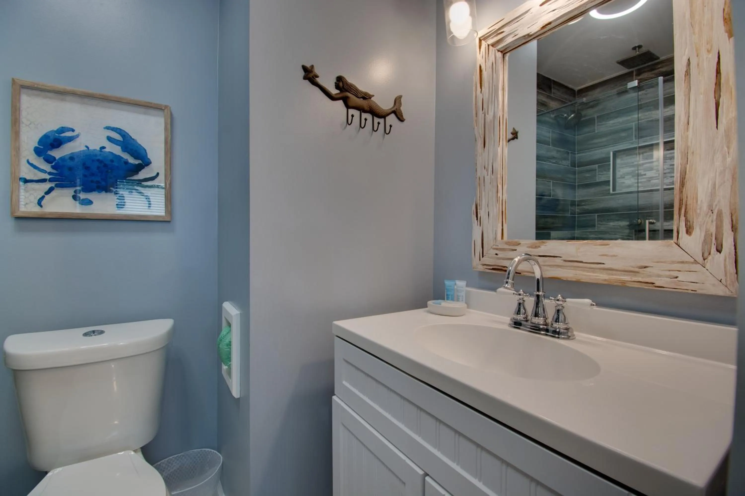 Shower in Seas the Day - Boardwalk to the Beach, 3 pools, Tennis