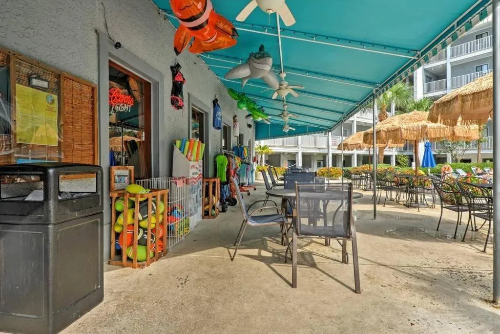 Restaurant/places to eat in Seas the Day - Boardwalk to the Beach, 3 pools, Tennis