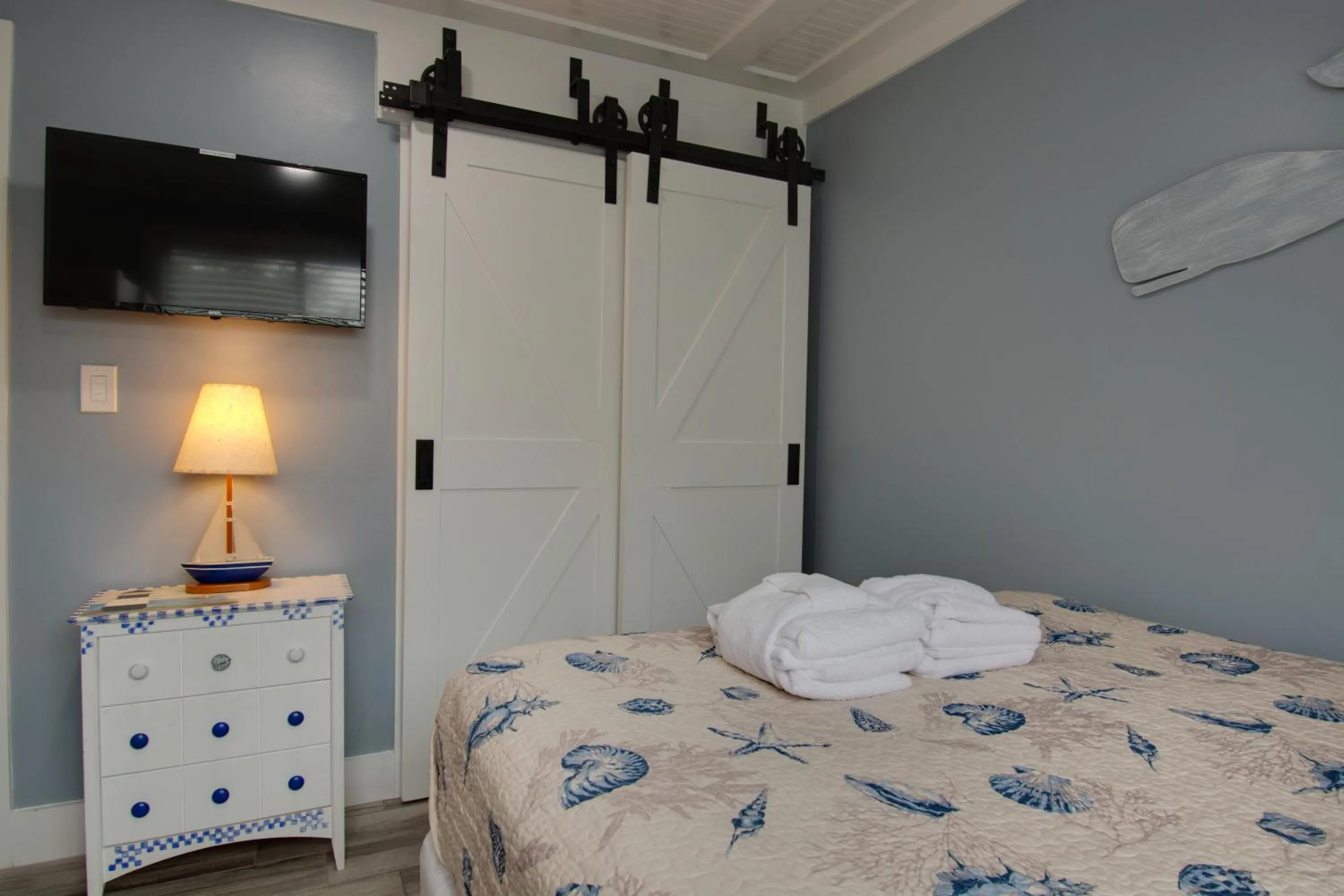 TV and multimedia, Bed in Seas the Day - Boardwalk to the Beach, 3 pools, Tennis