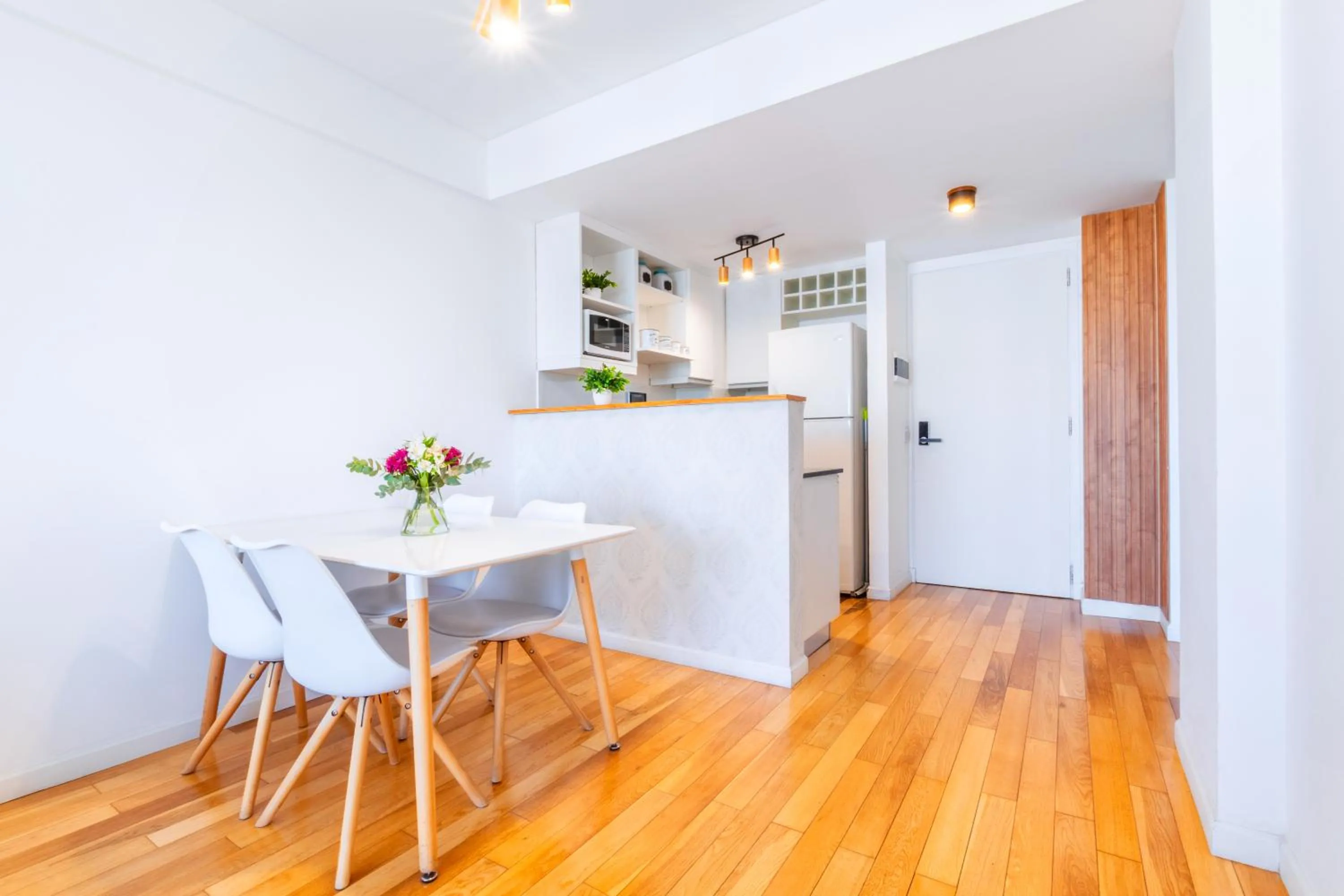 Dining area in Modern&New Apartment in Palermo - by BueRentals