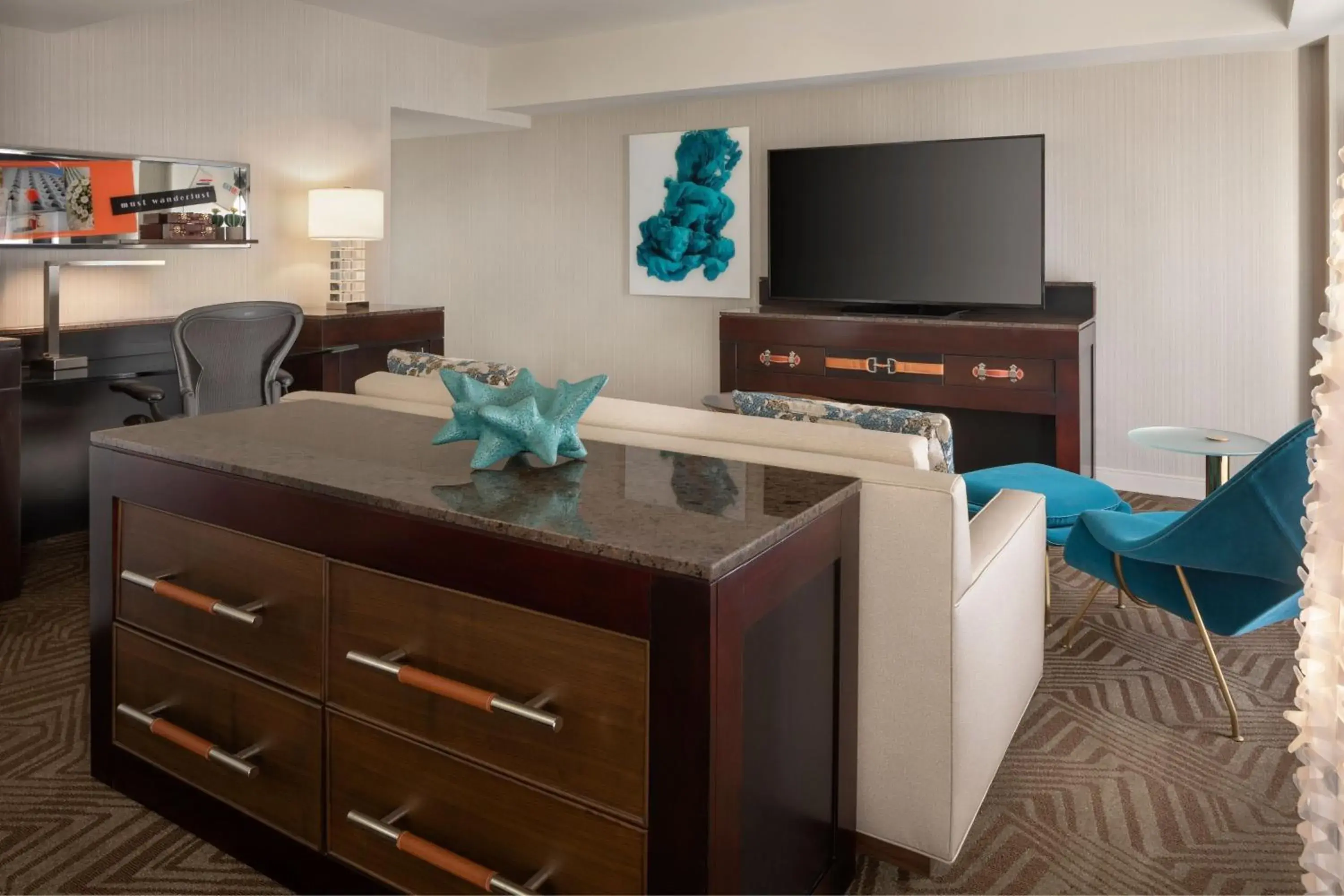 Club Level King Suite in Renaissance Phoenix Downtown Hotel Club Level King Suite in Renaissance Phoenix Downtown Hotel