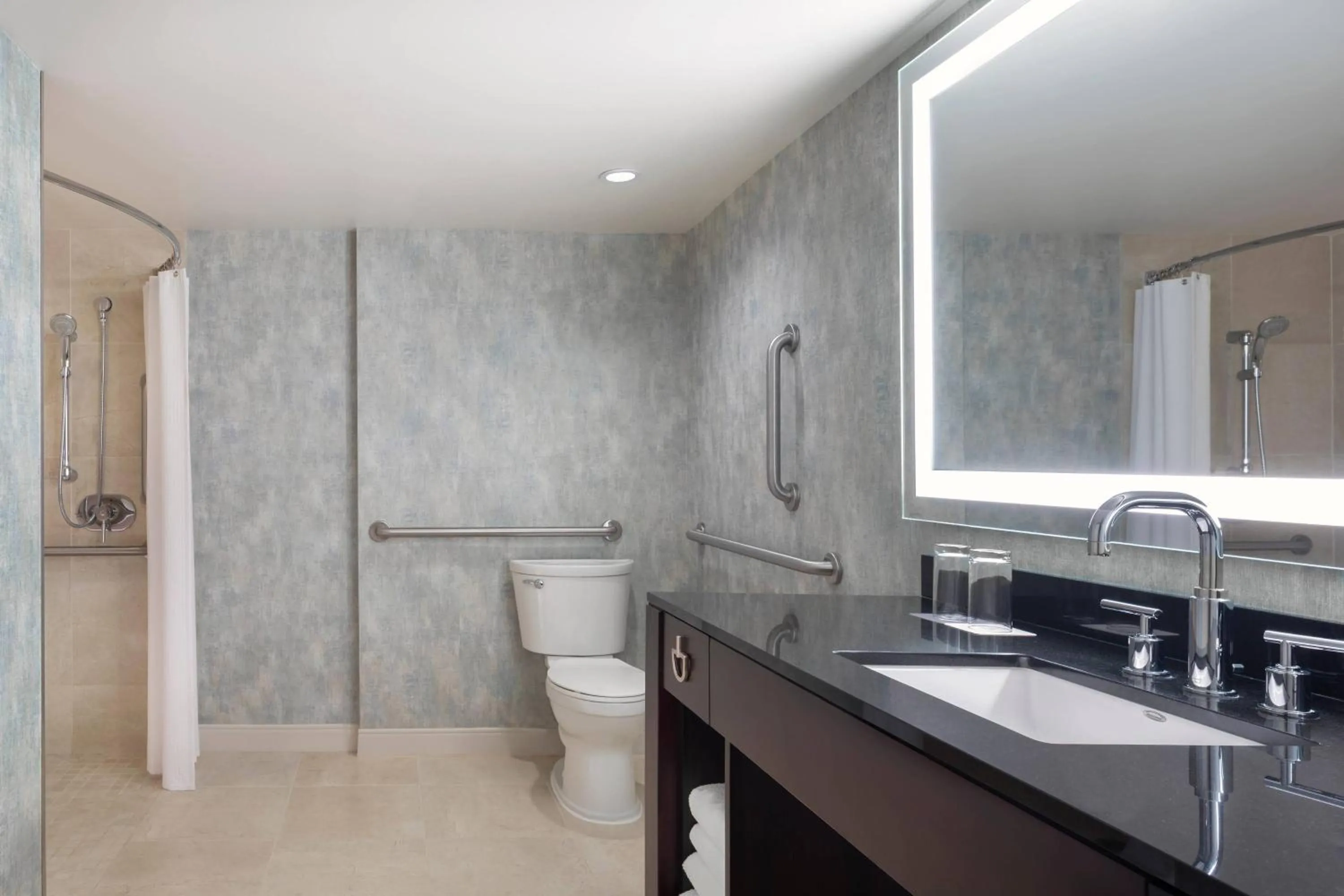 Bathroom in Renaissance Phoenix Downtown Hotel