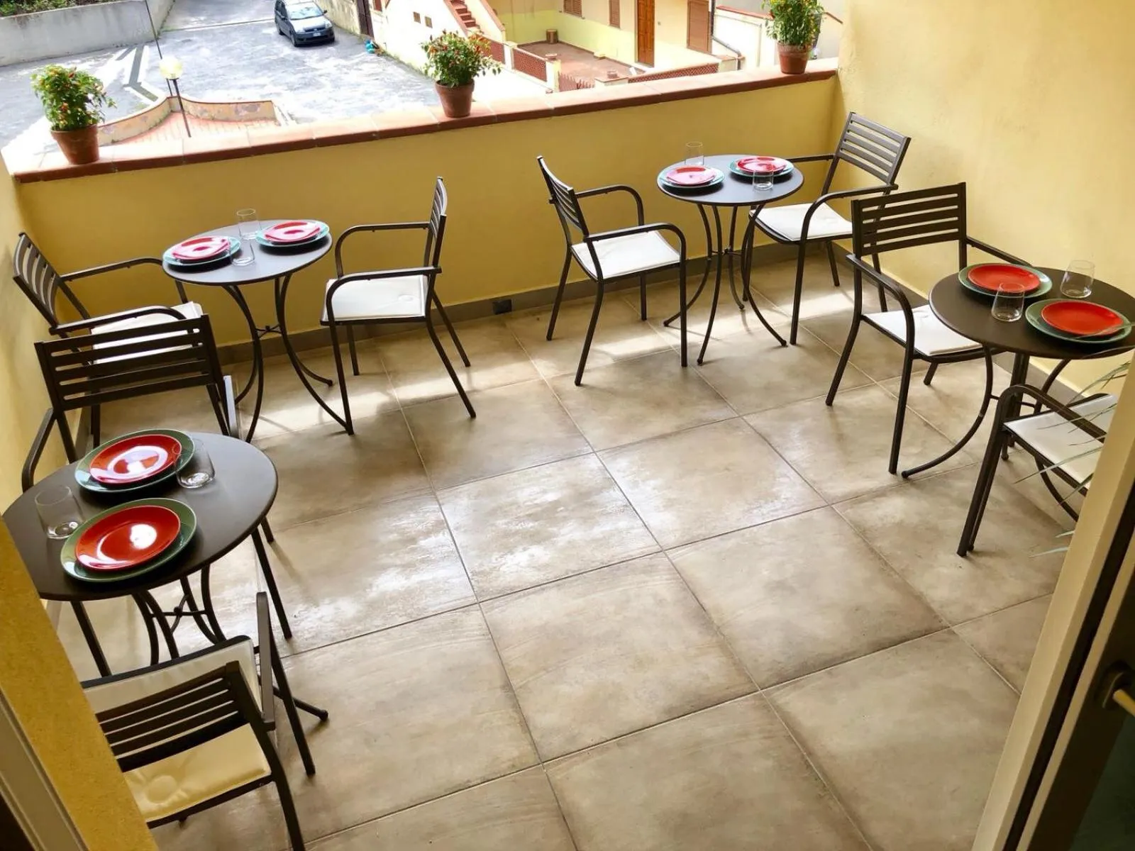 Dining area in B&B Maestrale