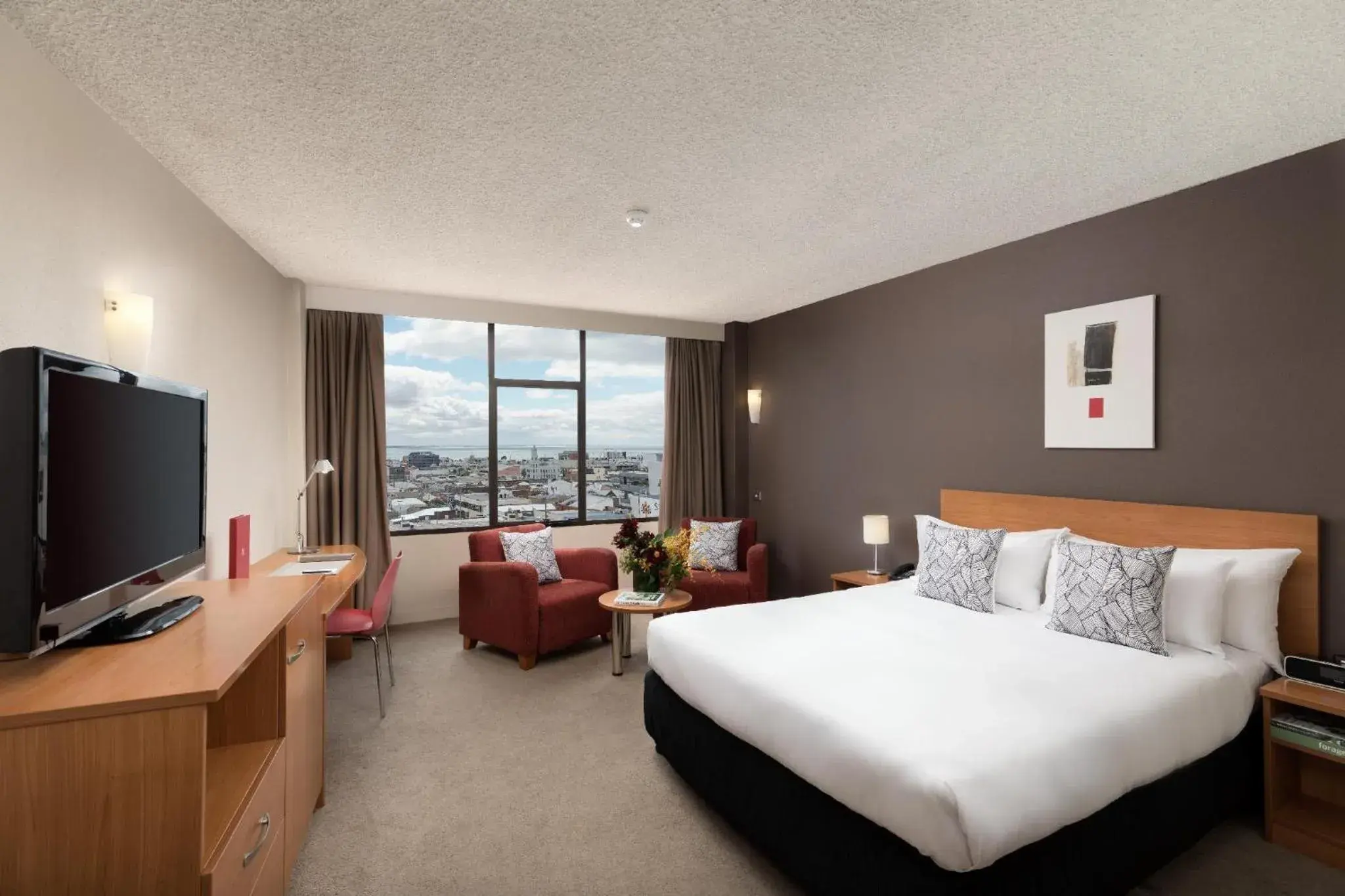 Bayview King Room in Rydges Geelong Bayview King Room in Rydges Geelong