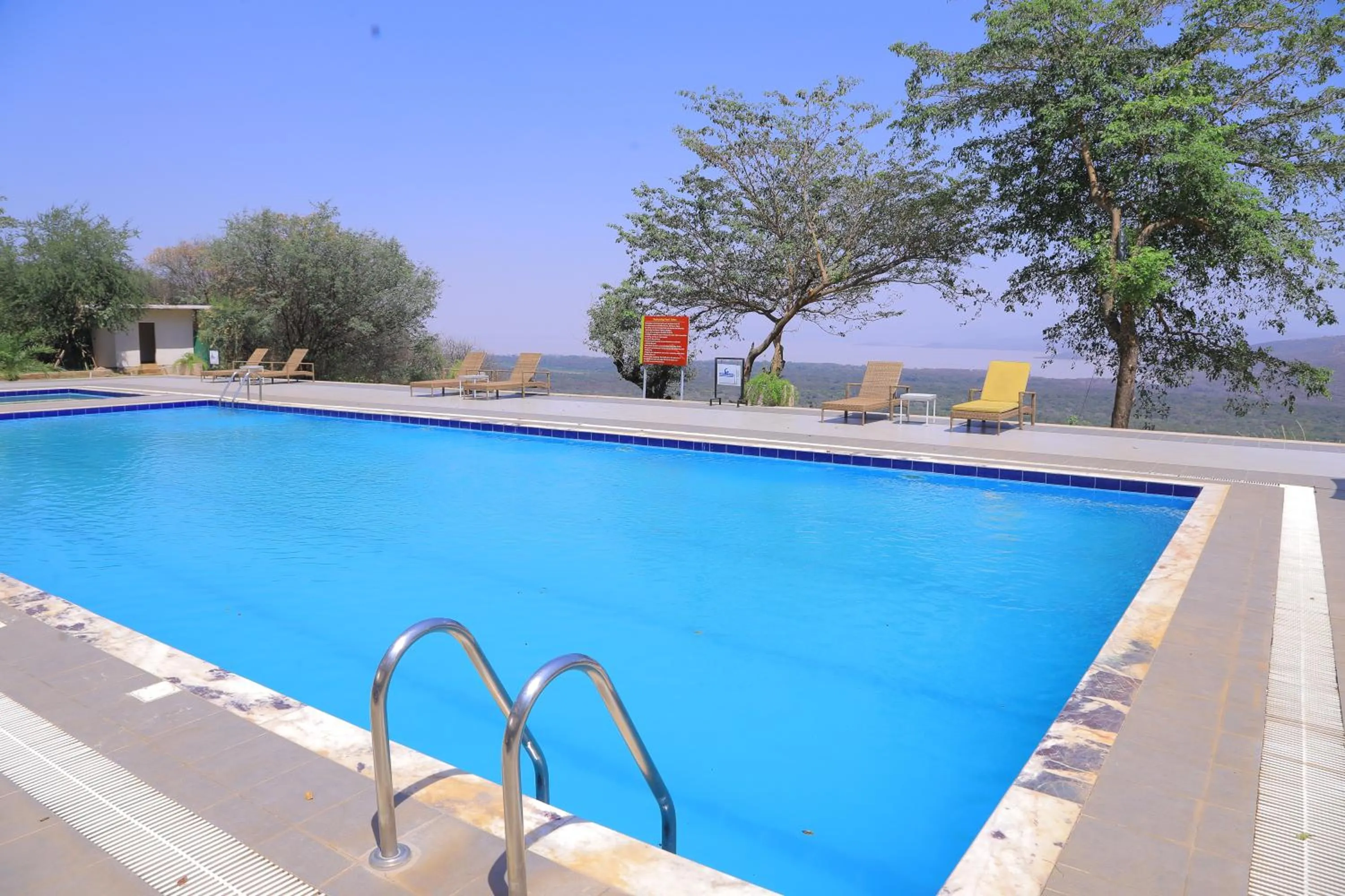 Swimming pool in Haile Resort Arbaminch