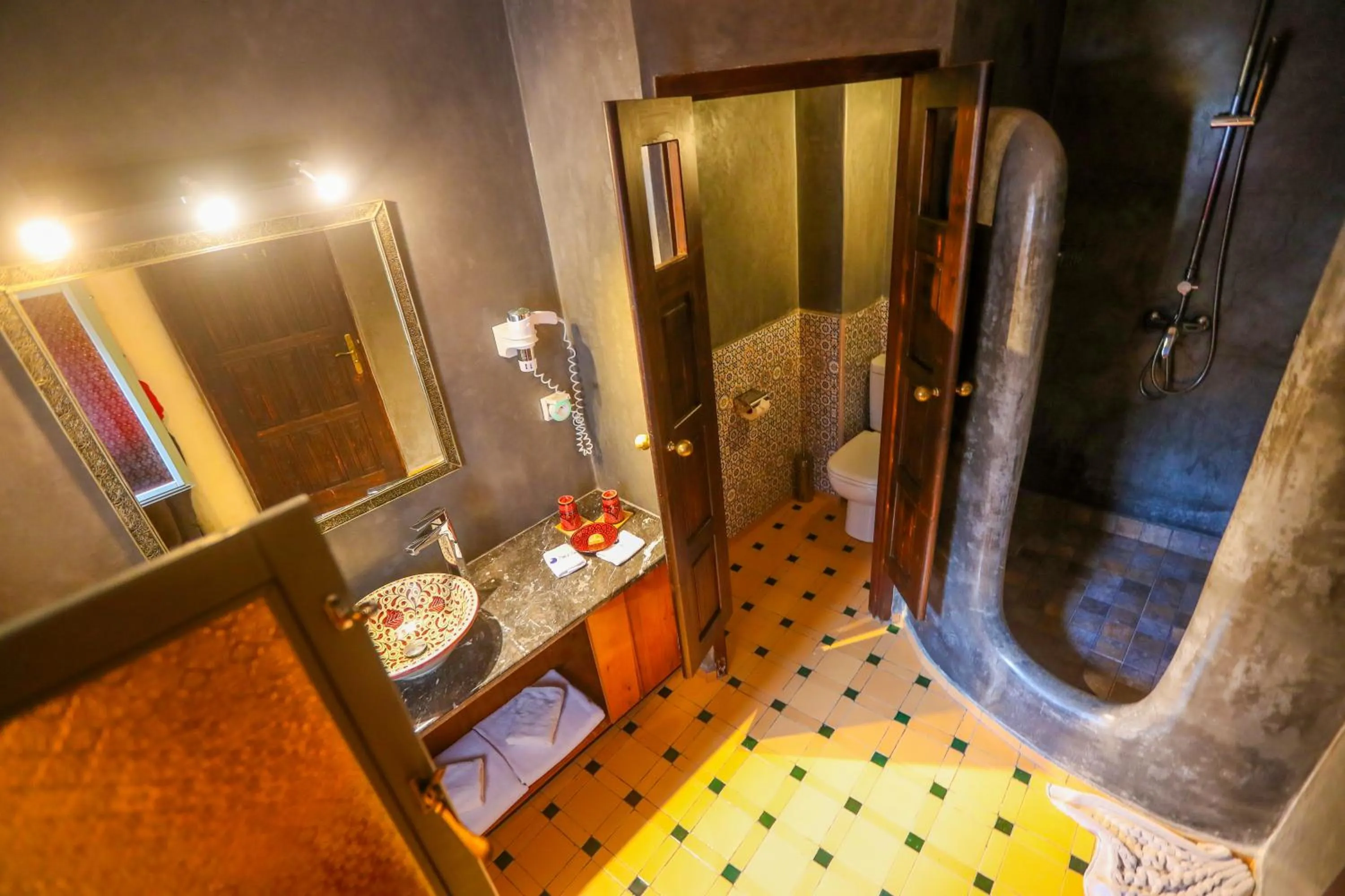 Shower in Riad Perle D'Eau