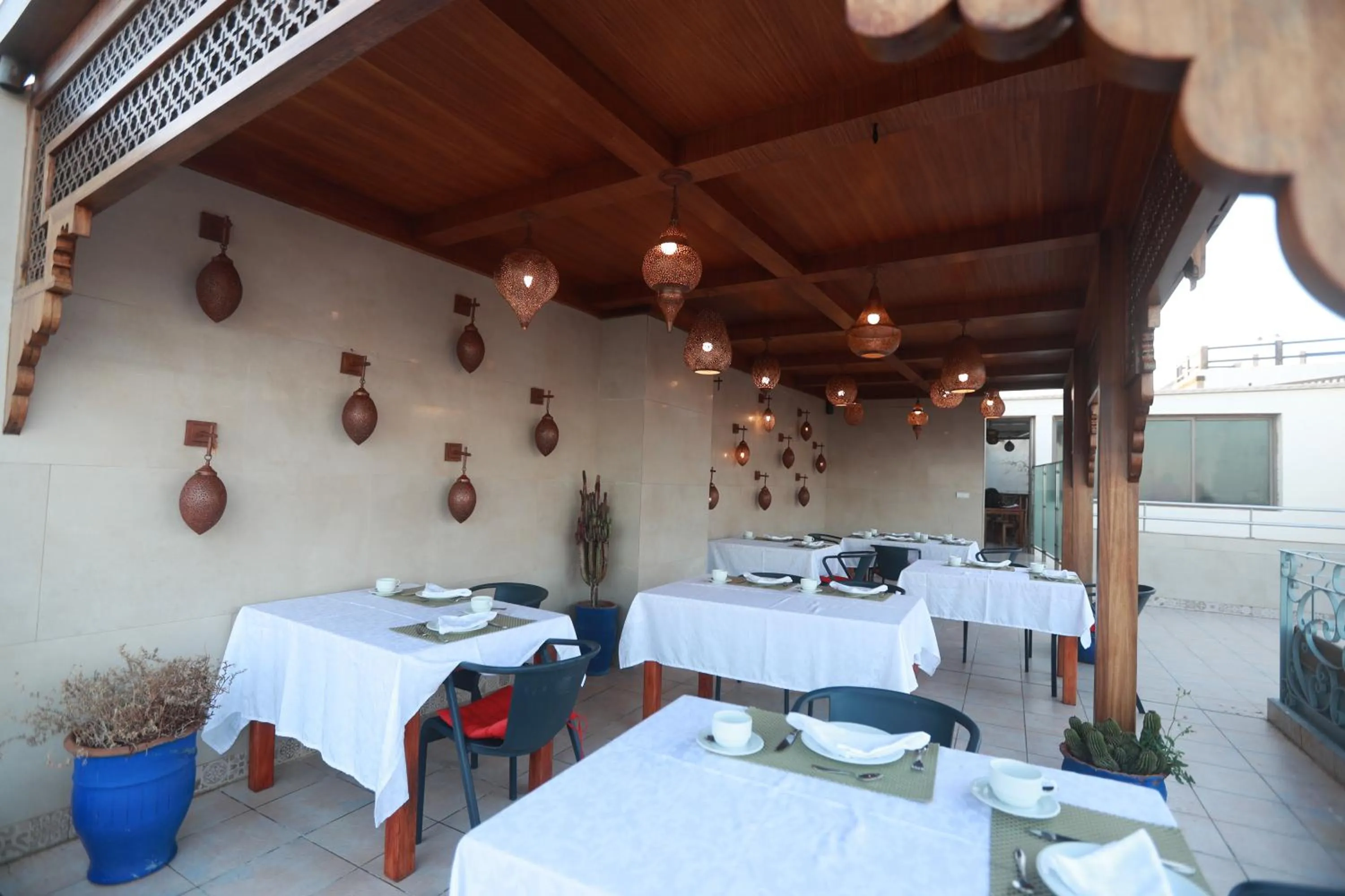 Restaurant/places to eat in Riad Perle D'Eau