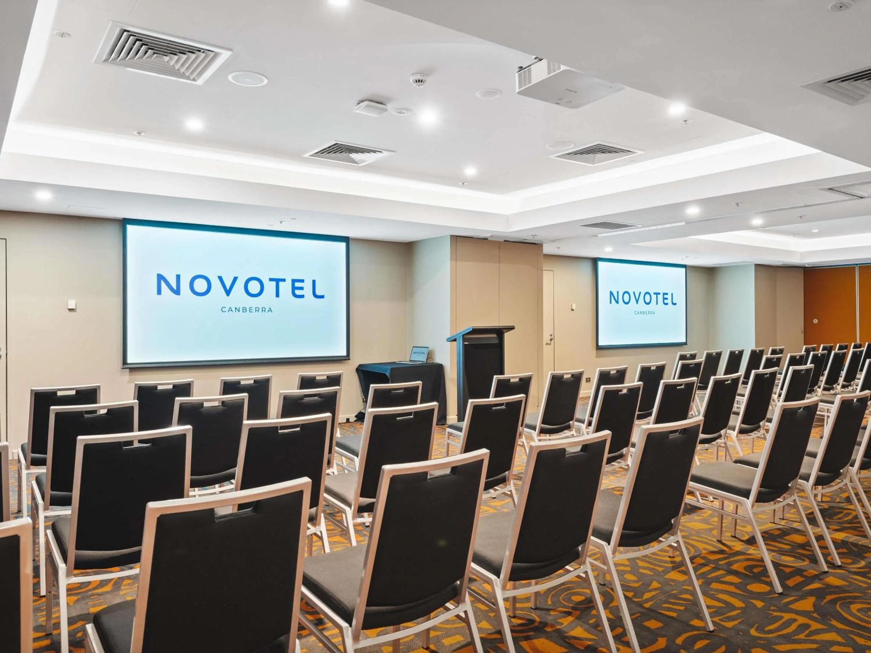 Meeting/conference room in Novotel Canberra