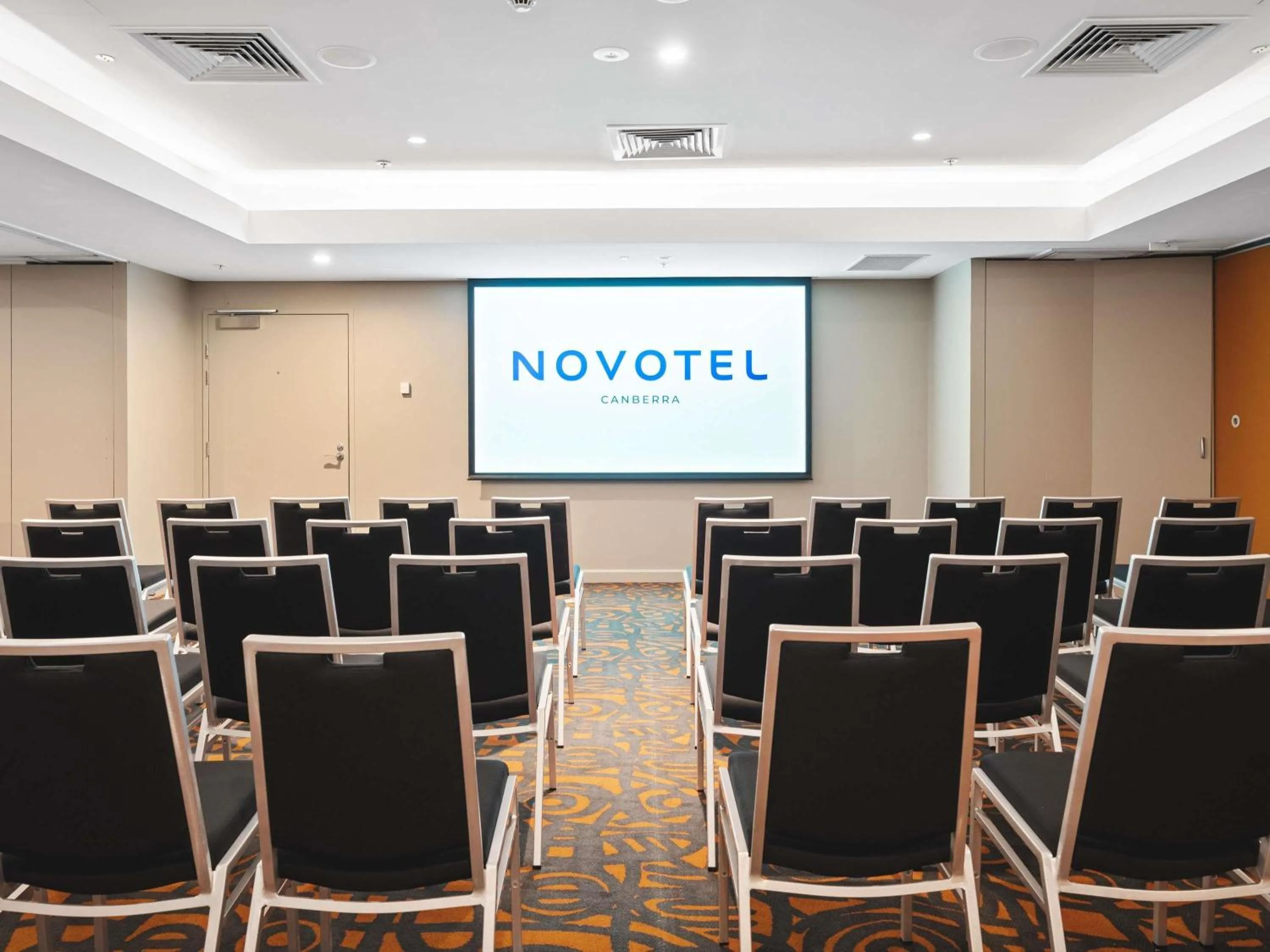 Meeting/conference room in Novotel Canberra