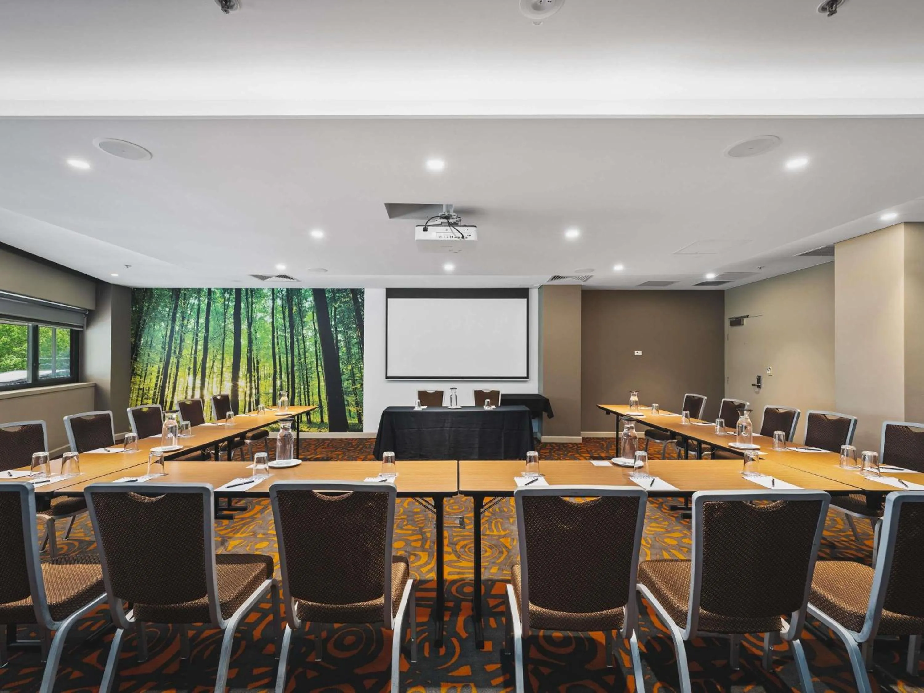 Meeting/conference room in Novotel Canberra
