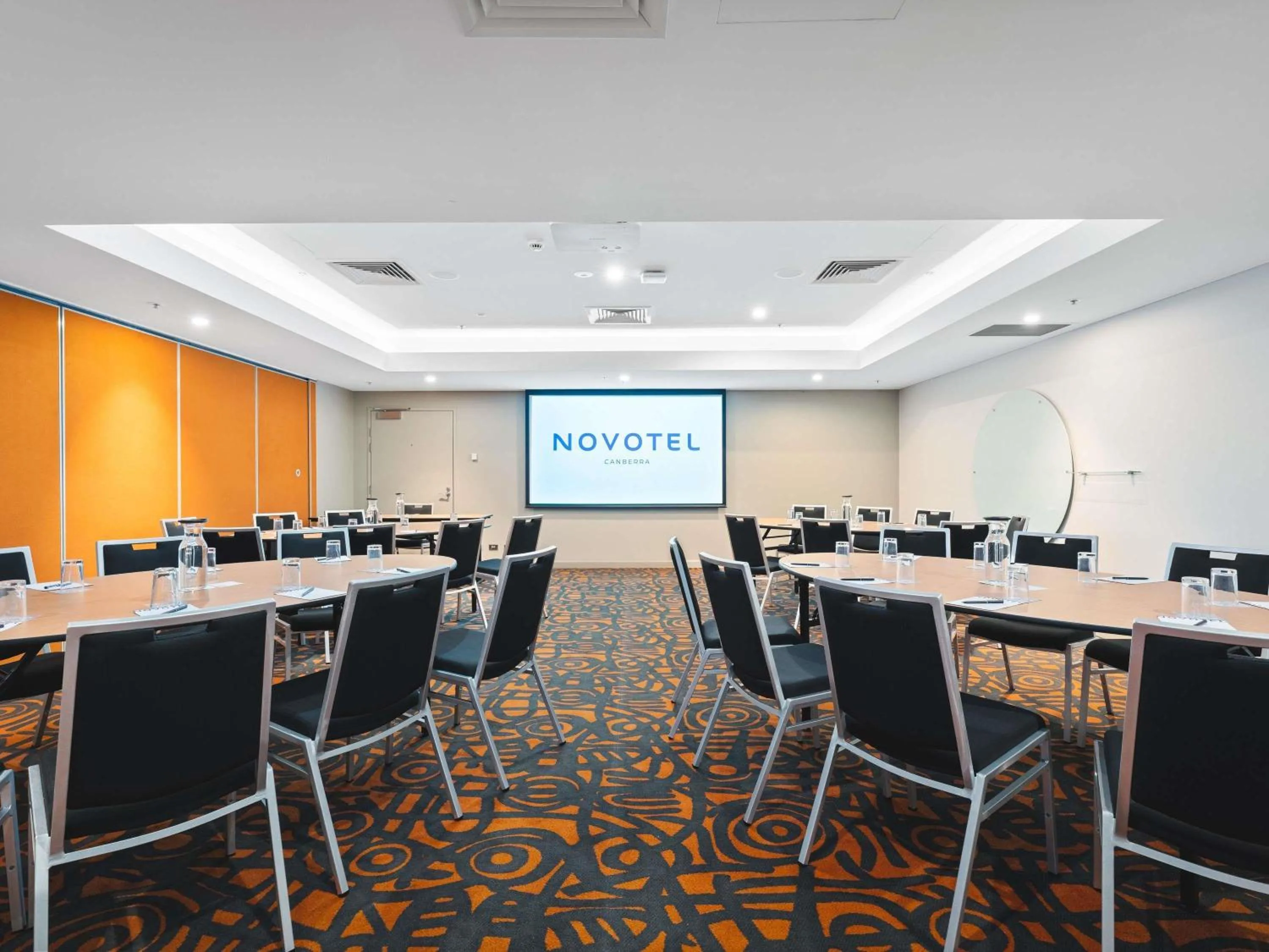 Meeting/conference room in Novotel Canberra