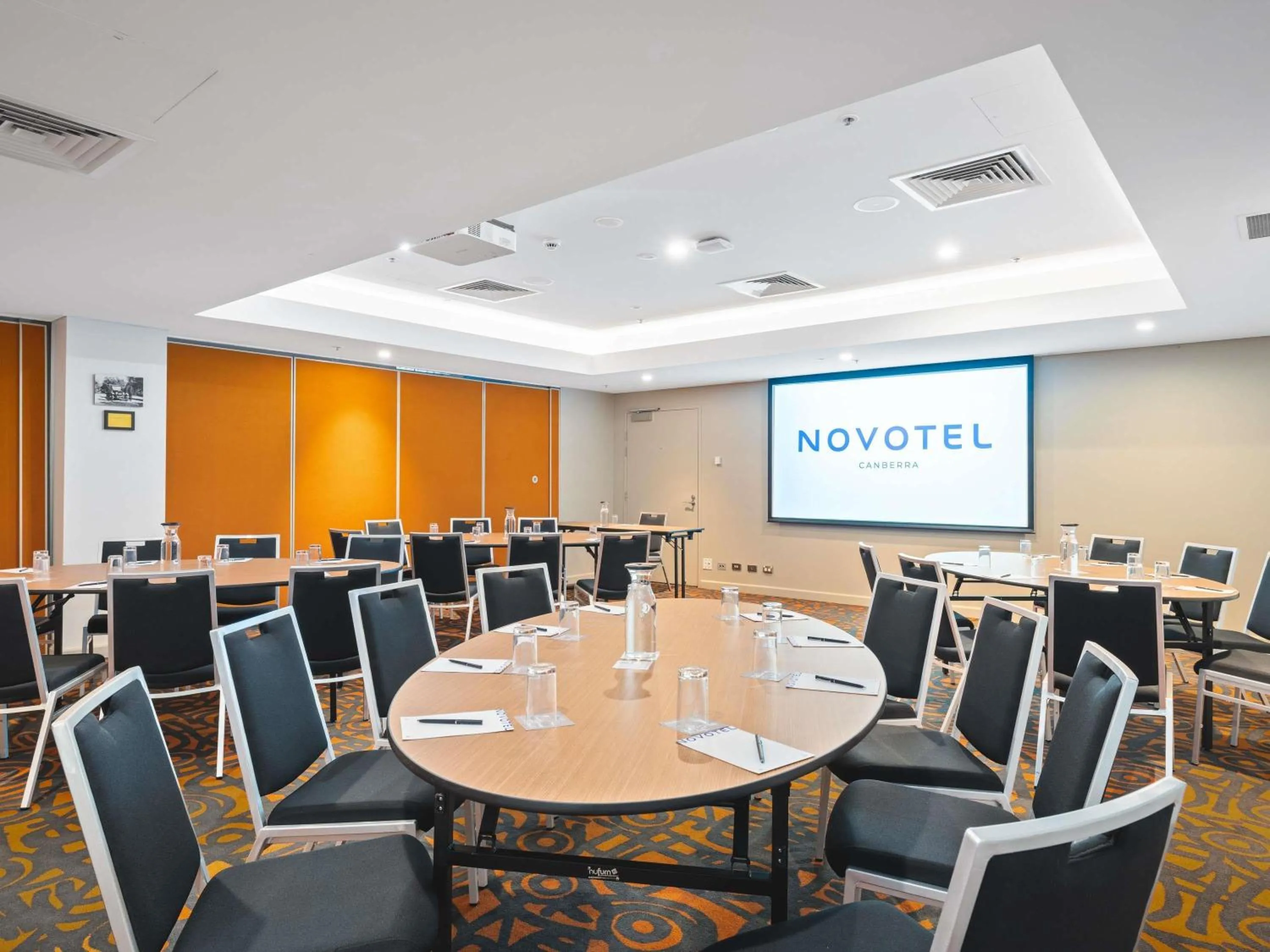 Meeting/conference room in Novotel Canberra