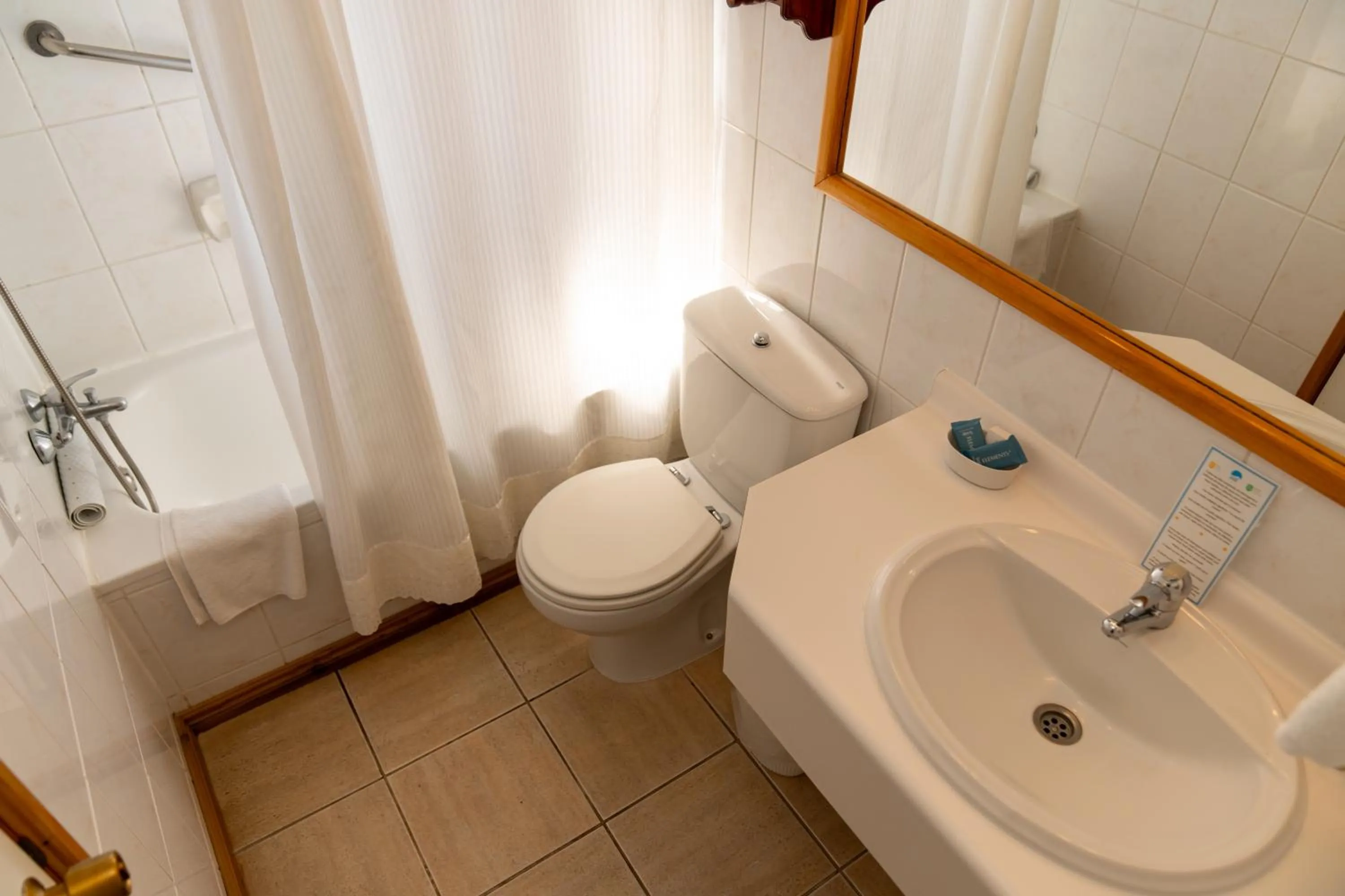 Bathroom in Hotel Elun, la mejor vista