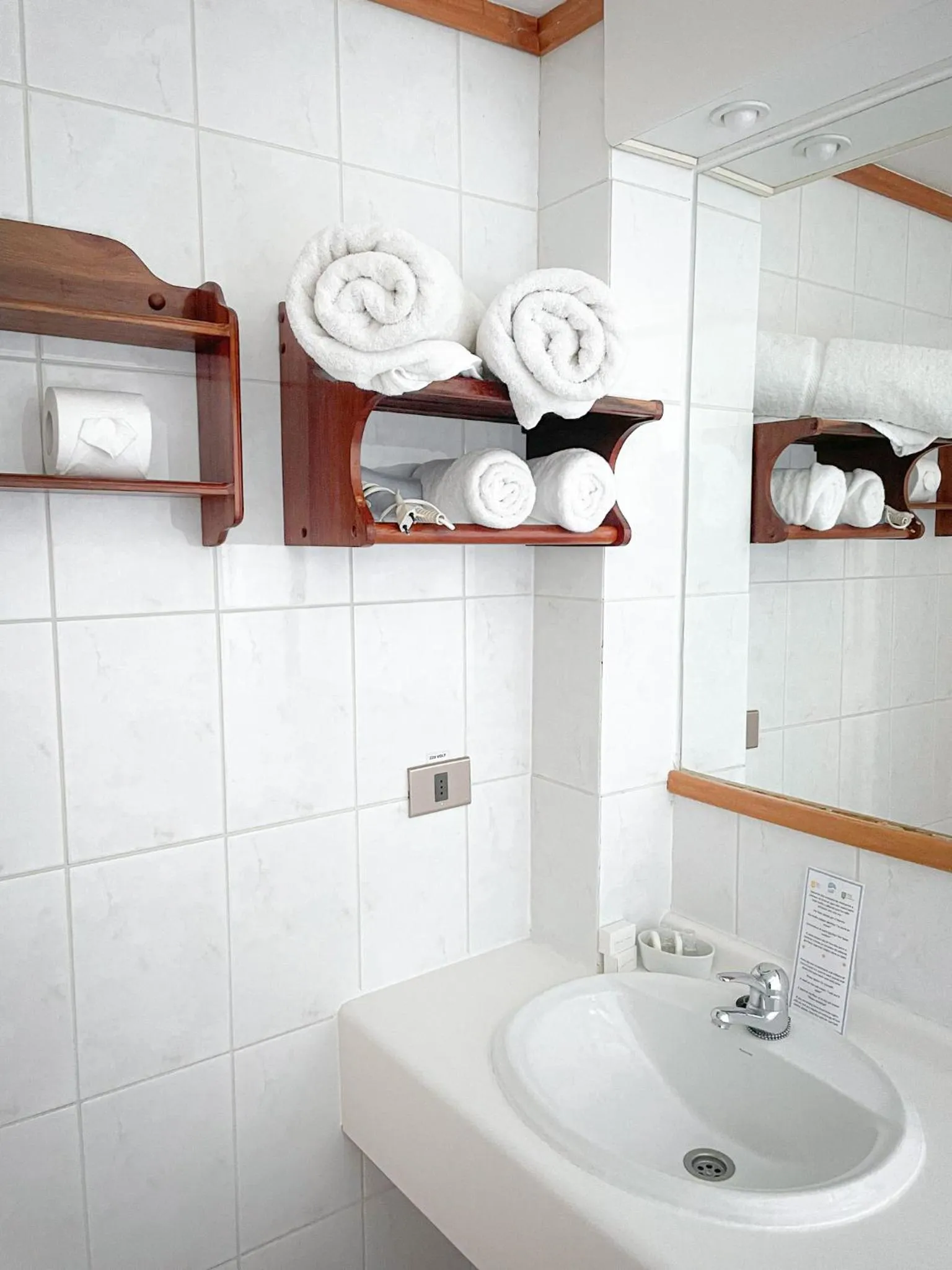 Bathroom in Hotel Elun, la mejor vista