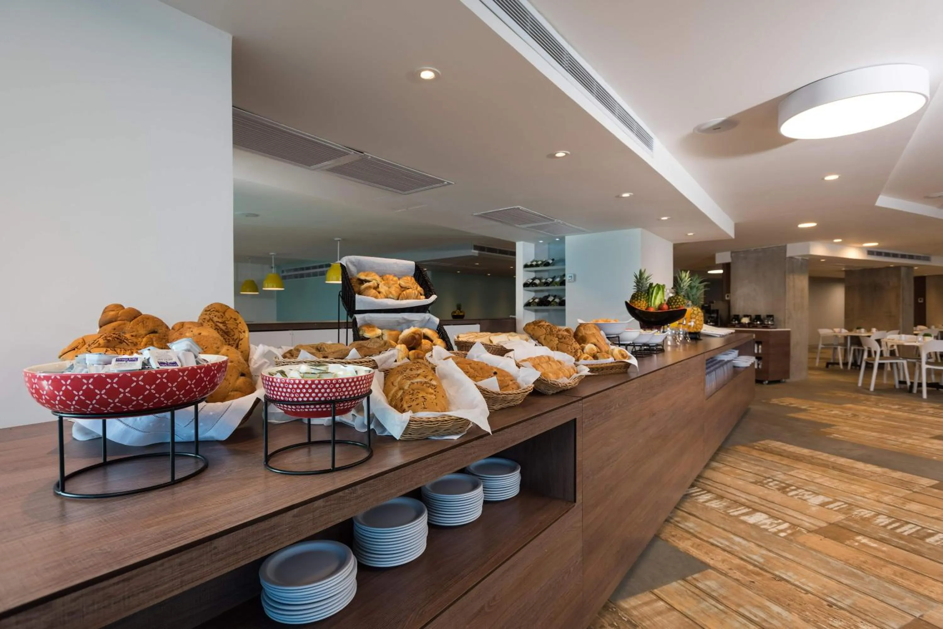 Restaurant/places to eat in Calypso Beach Hotel