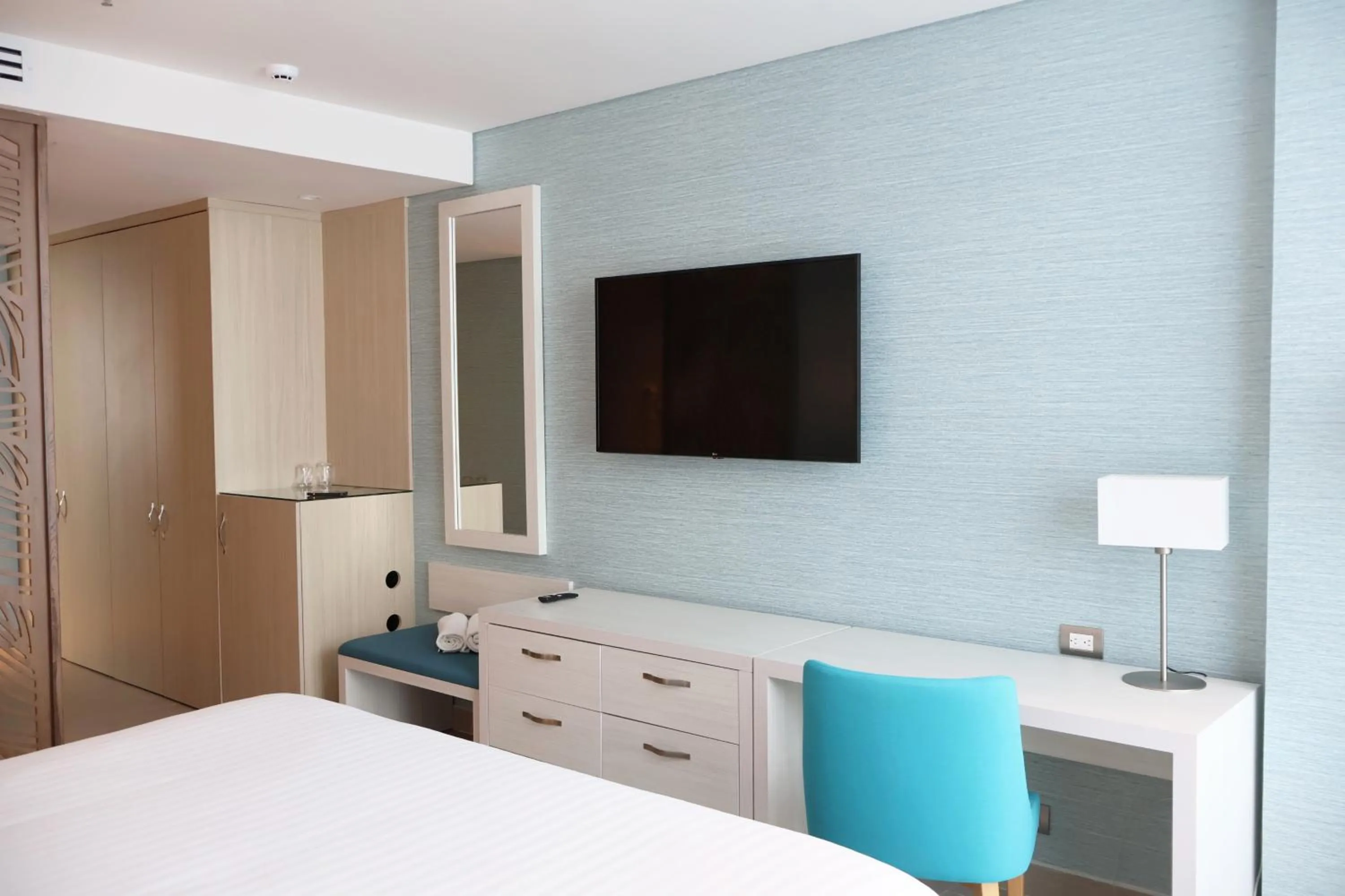 TV and multimedia, Bed in Hotel Arena Blanca by Dorado