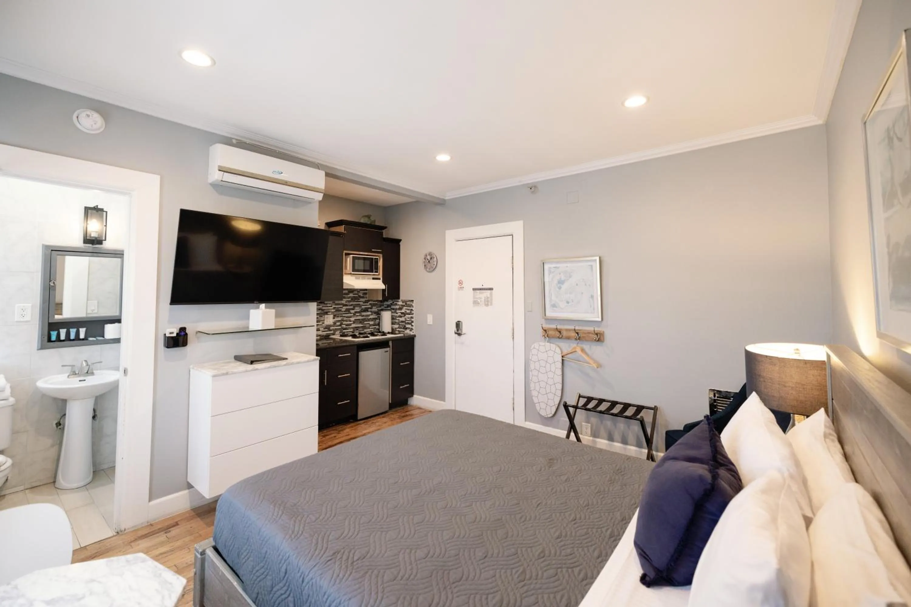 Bed in Broadlind Hotel