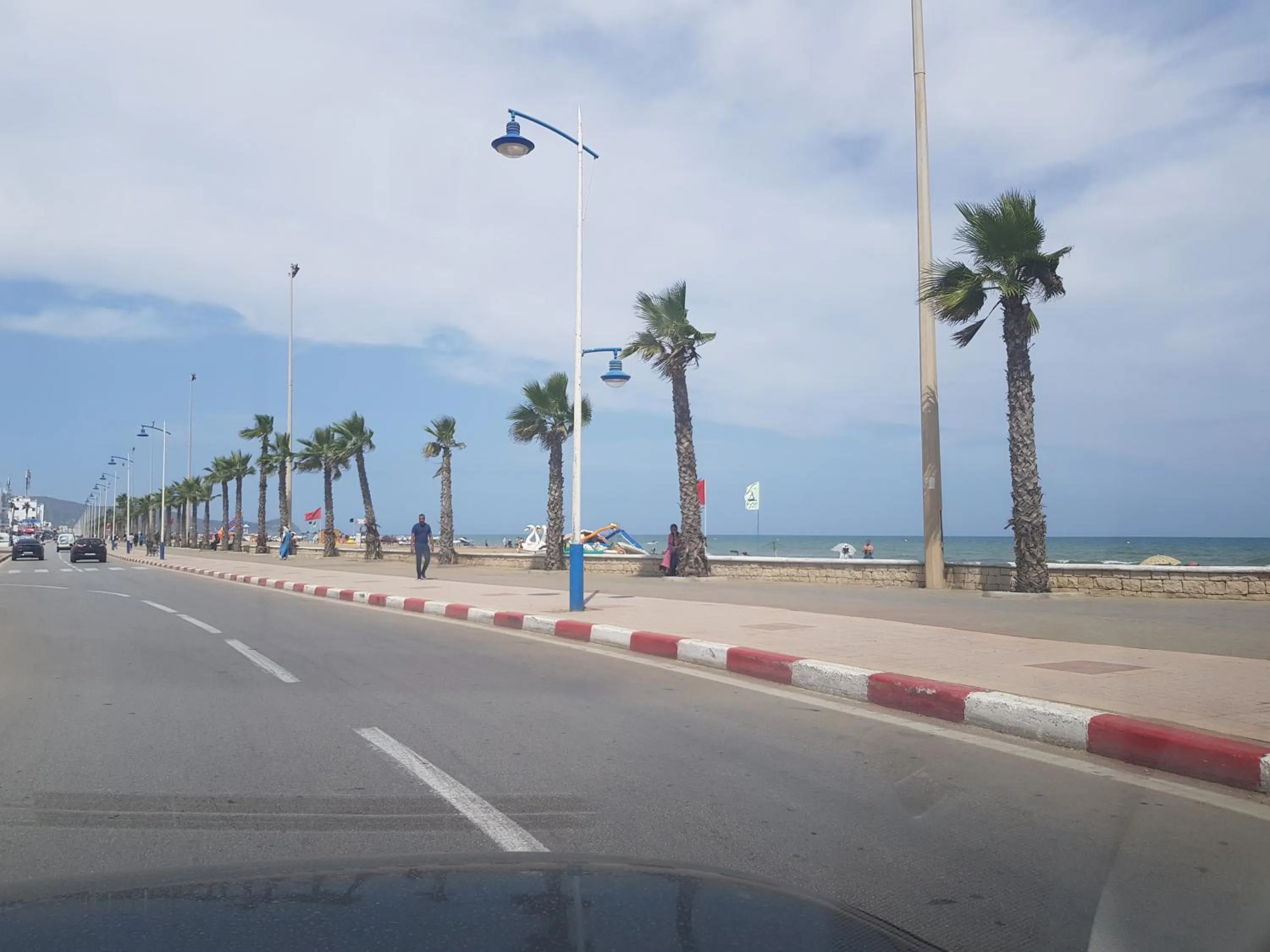 Beach in Modern Flat with sea view
