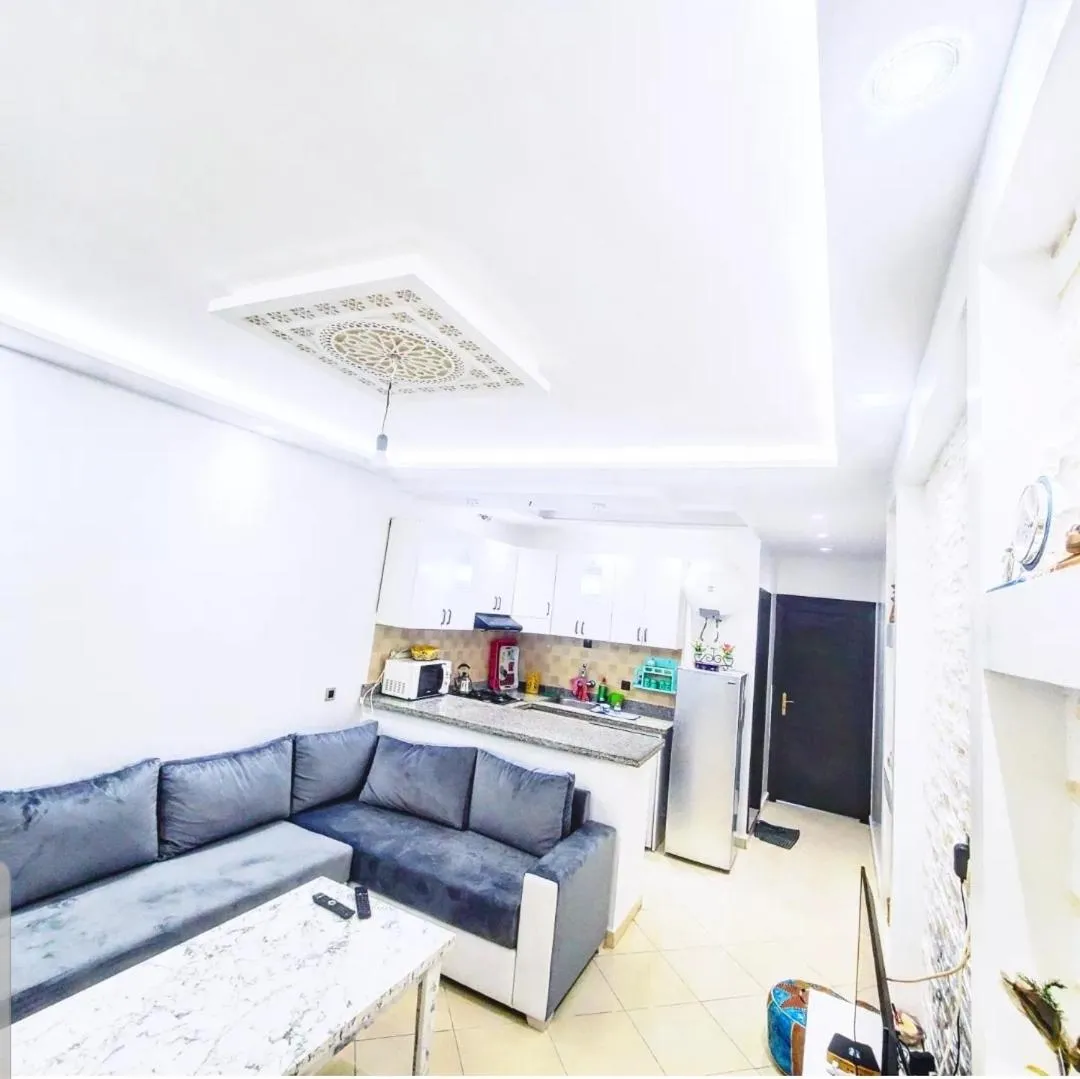 TV and multimedia in Modern Flat with sea view