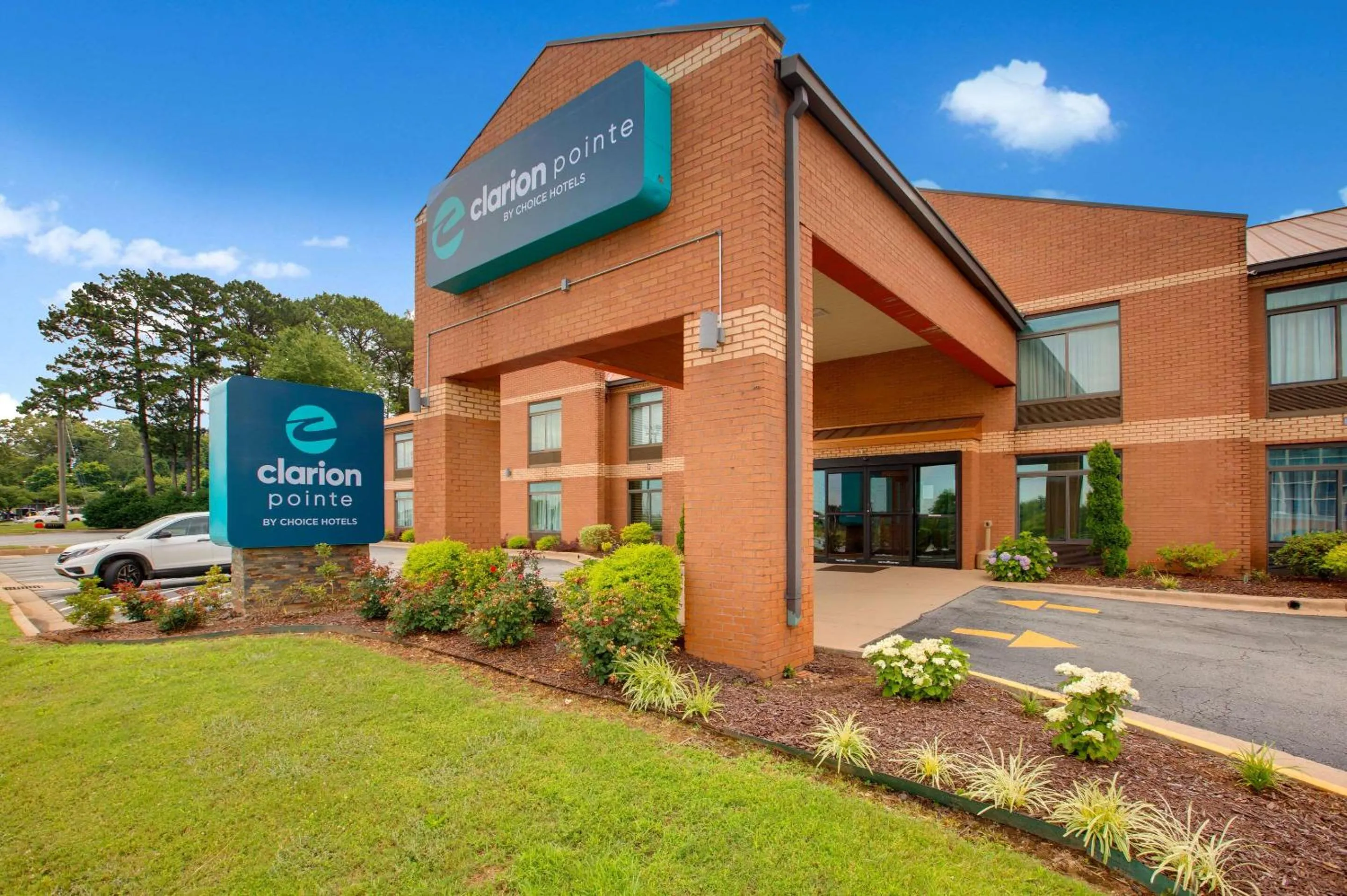 Property building in Clarion Pointe Atlanta Airport College Park