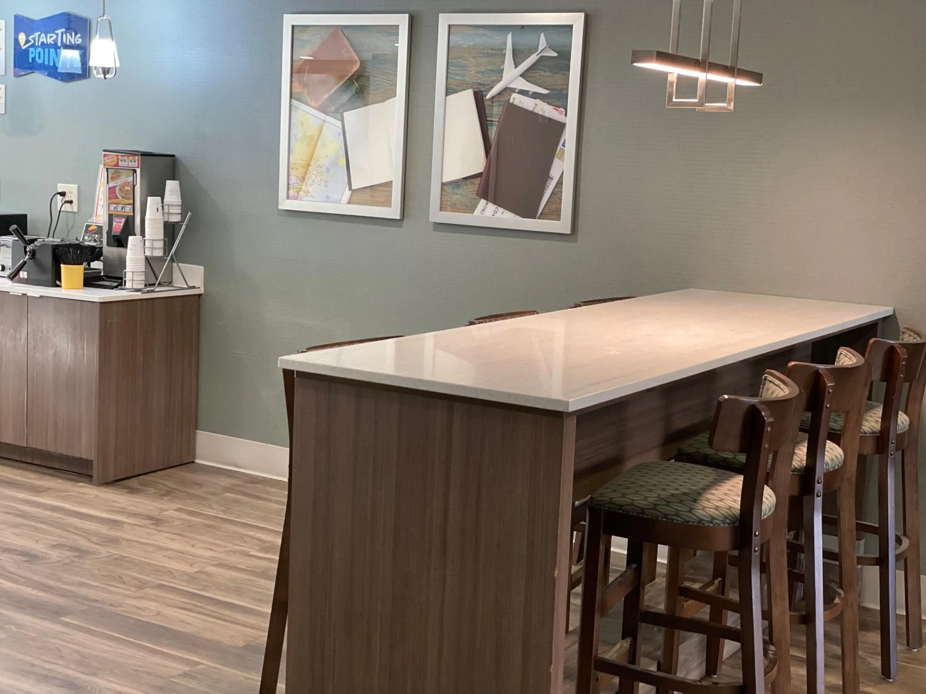 Breakfast in Clarion Pointe Atlanta Airport College Park