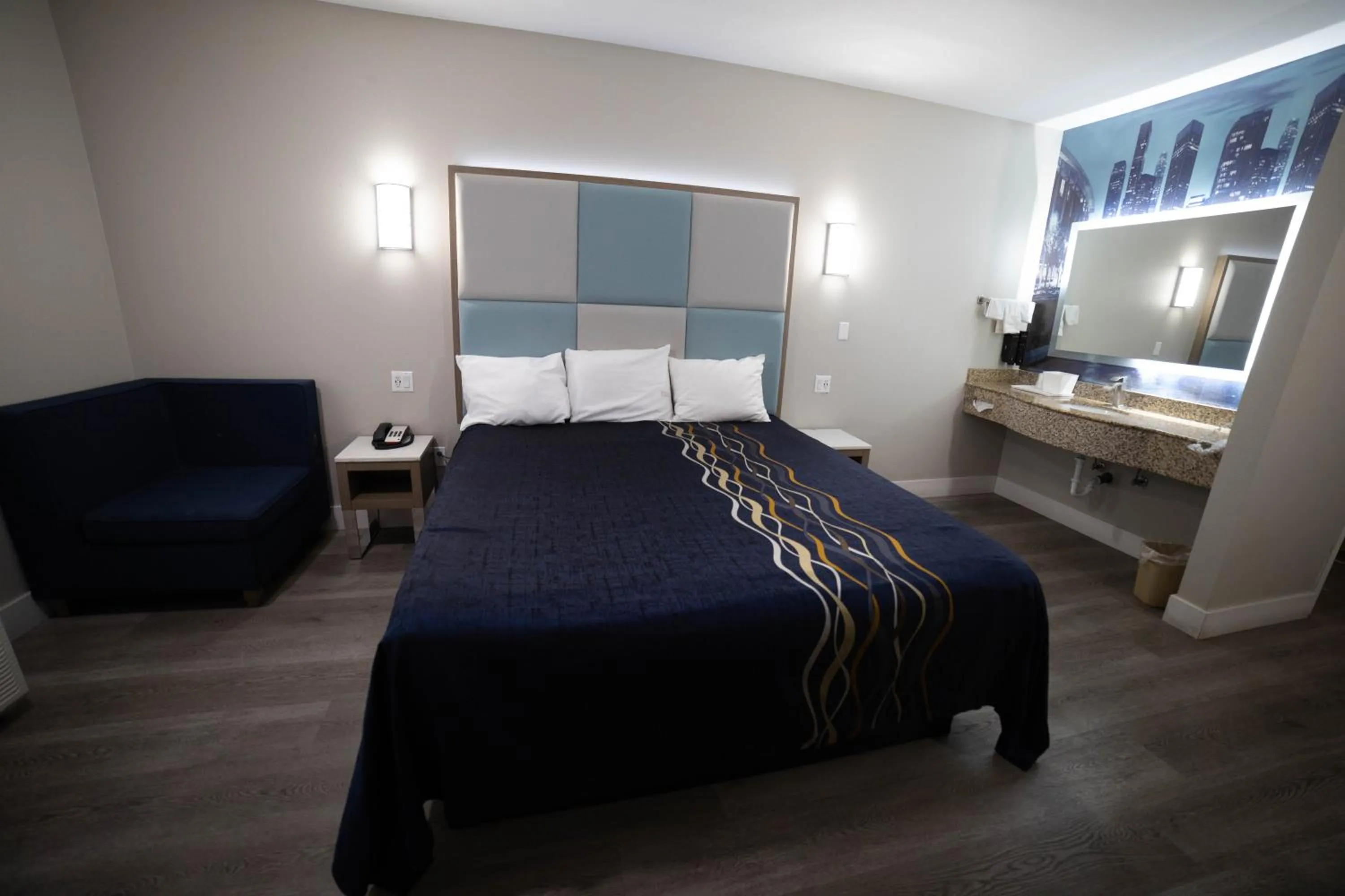 Bedroom, Bed in Mid City Inn & Suites Pico Rivera