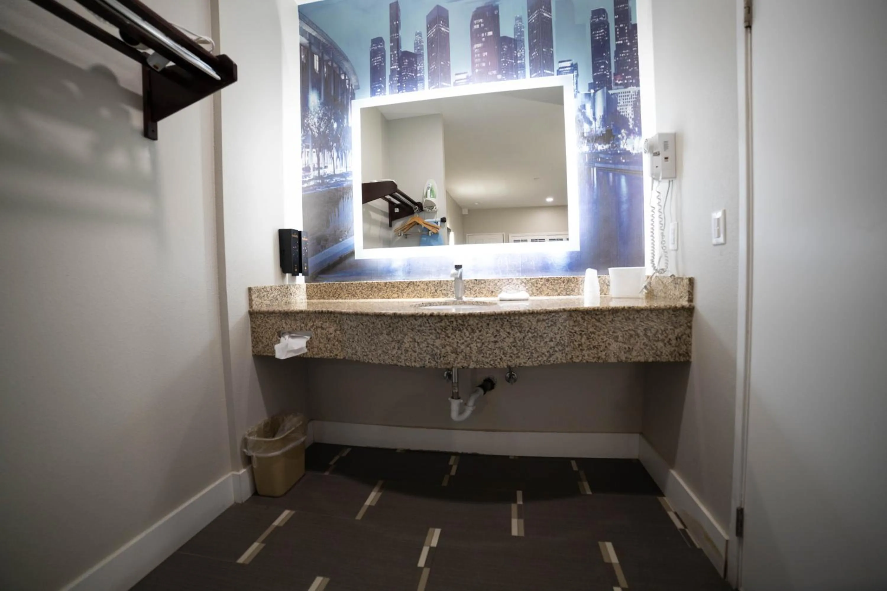 Bathroom in Mid City Inn & Suites Pico Rivera