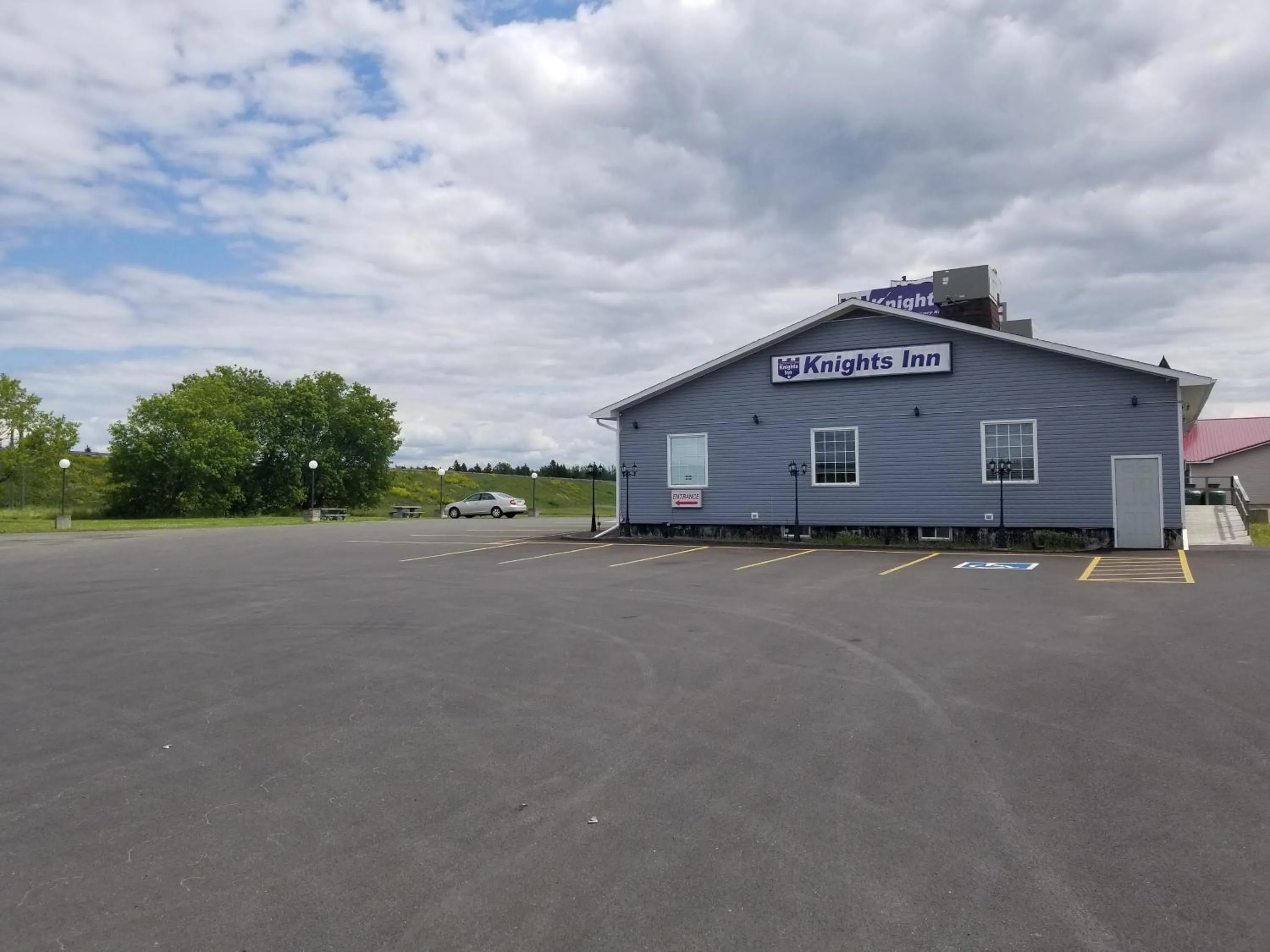 Knights Inn Woodstock