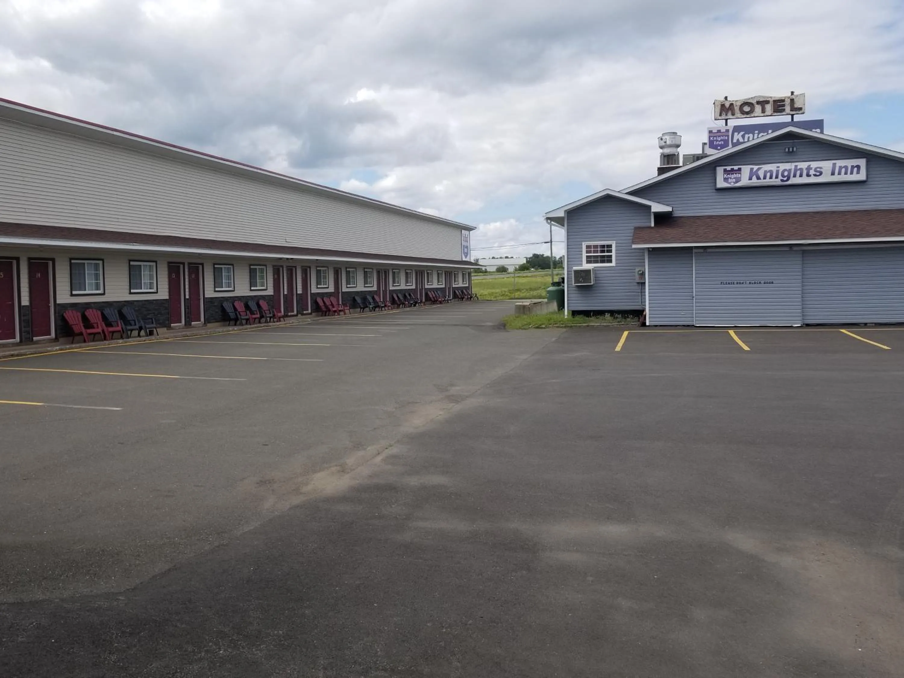 Knights Inn Woodstock