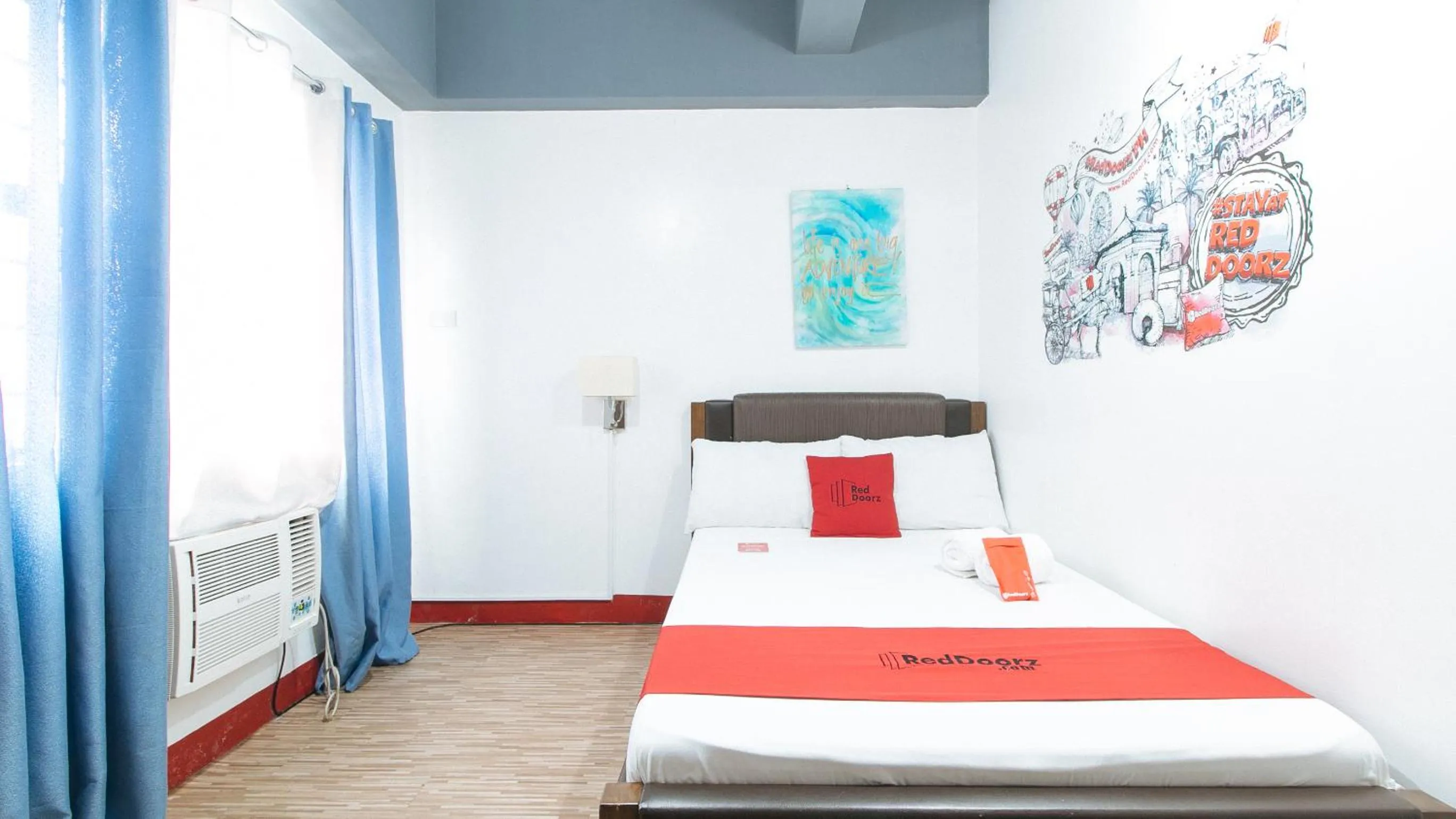 Bedroom in RedDoorz near Quirino Station Manila