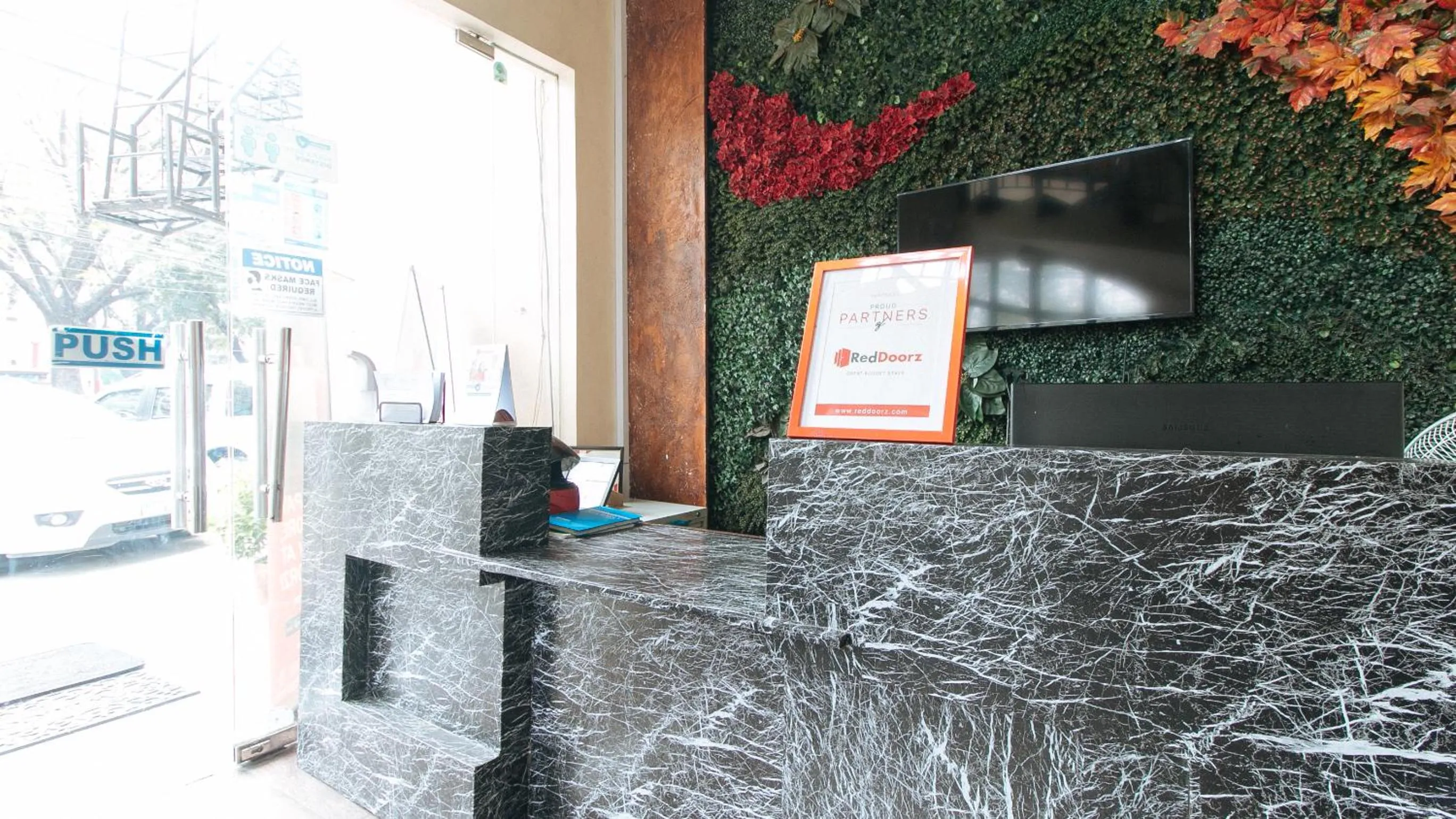 Lobby or reception in RedDoorz near Quirino Station Manila