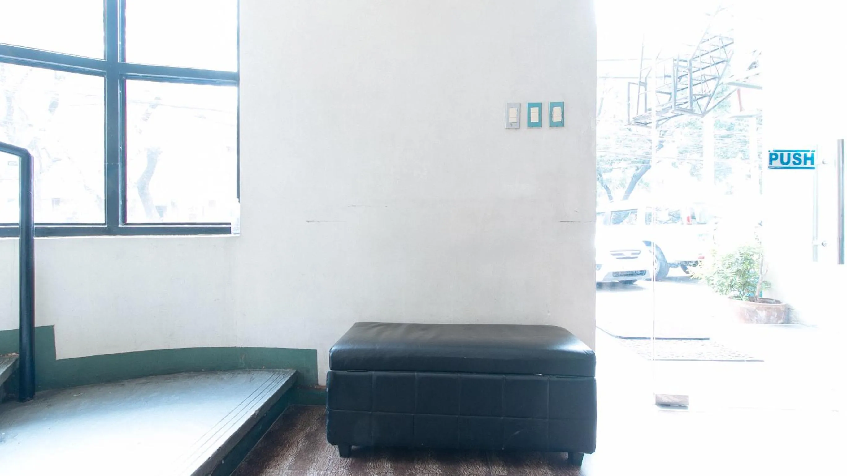 Lobby or reception in RedDoorz near Quirino Station Manila