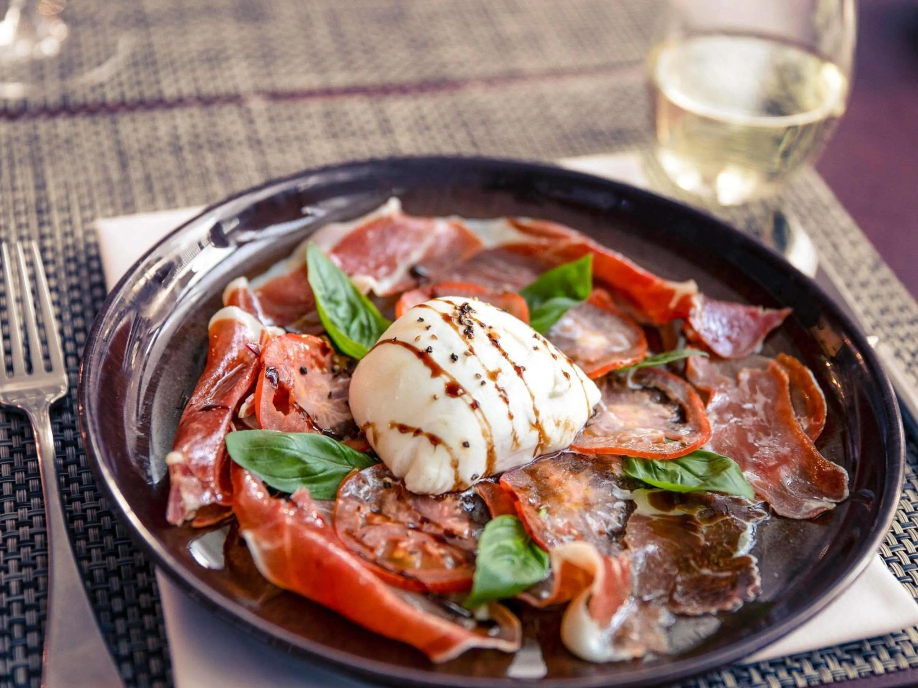 Restaurant/places to eat in Mercure Sydney Parramatta