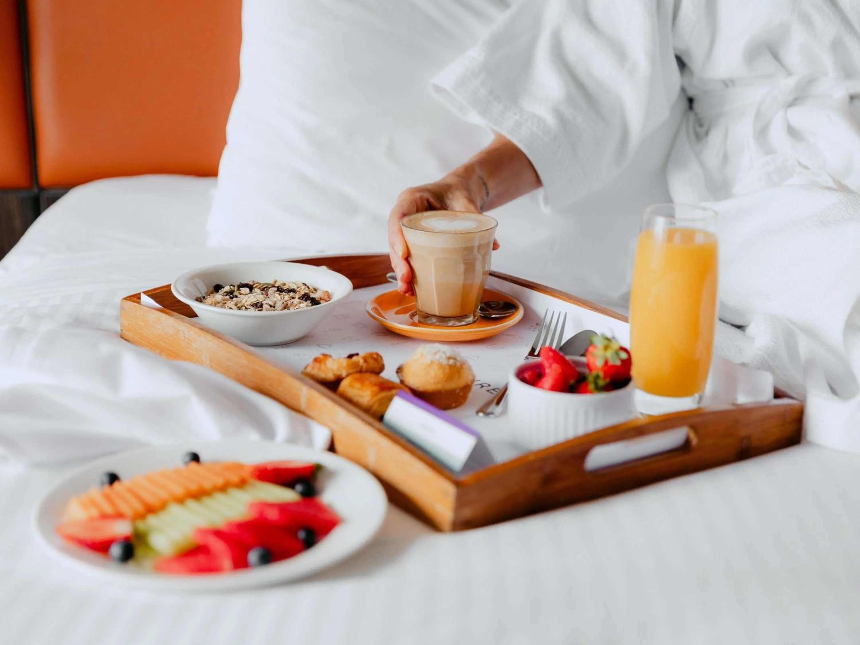 Bedroom, Bed in Mercure Sydney Parramatta