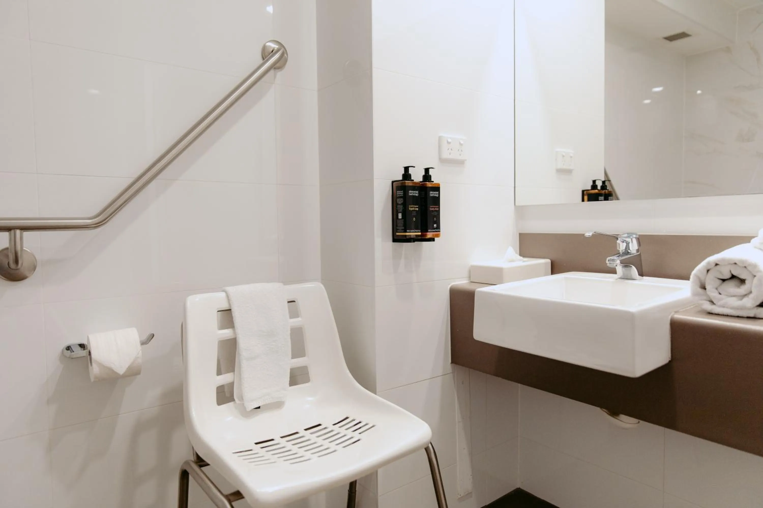 Bathroom in Mercure Sydney Parramatta