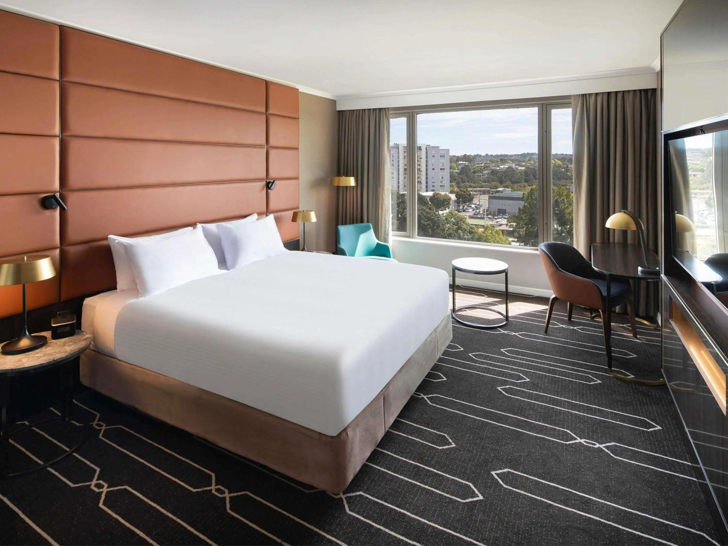 Bedroom, Bed in Mercure Sydney Parramatta