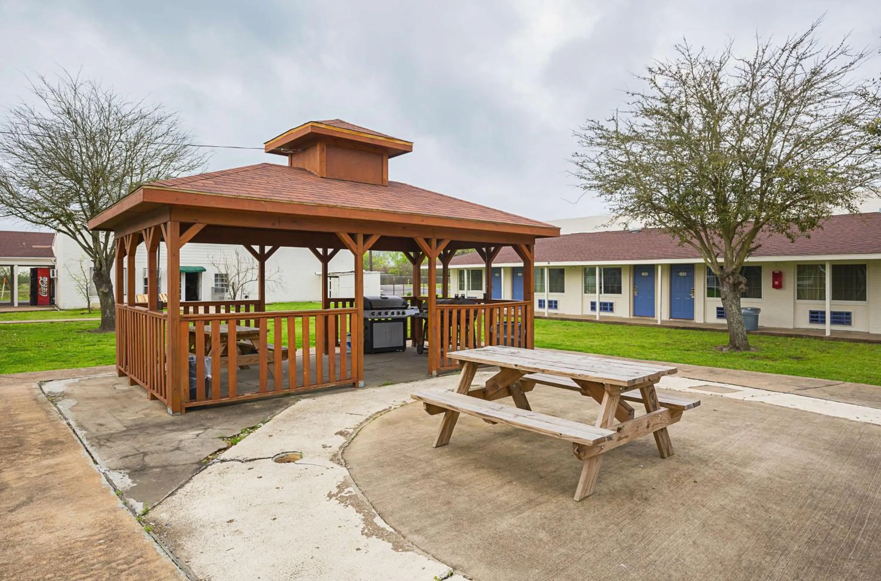 Property building in Motel 6-Madisonville, TX