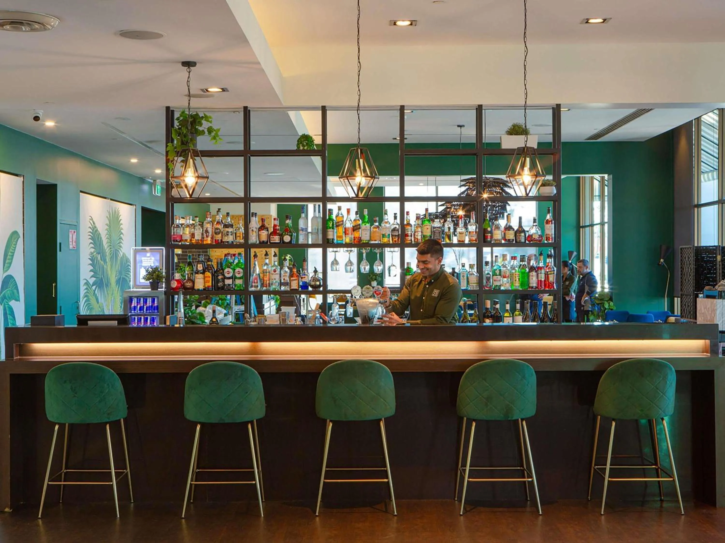 Lounge or bar in Novotel Melbourne Glen Waverley