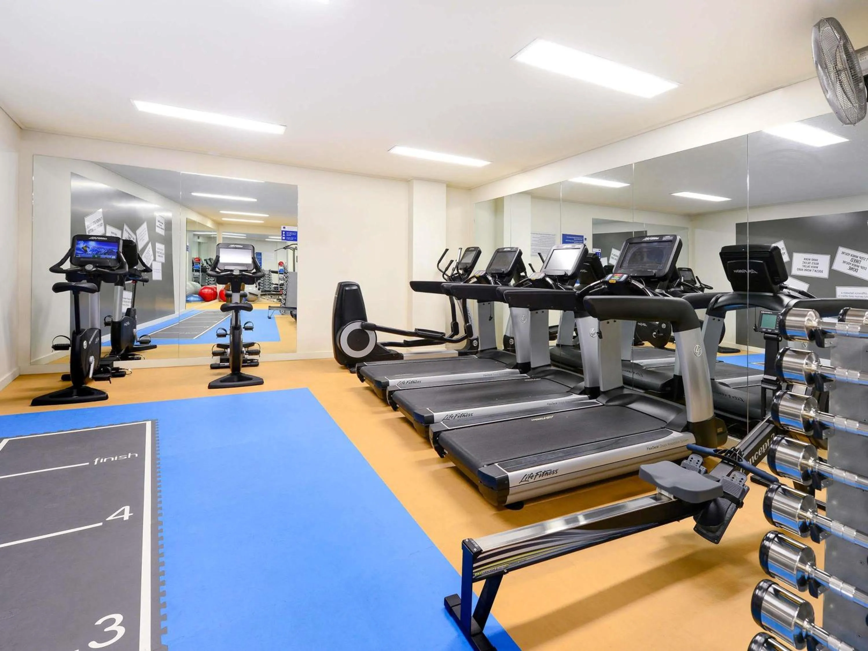Fitness centre/facilities in Novotel Melbourne Glen Waverley